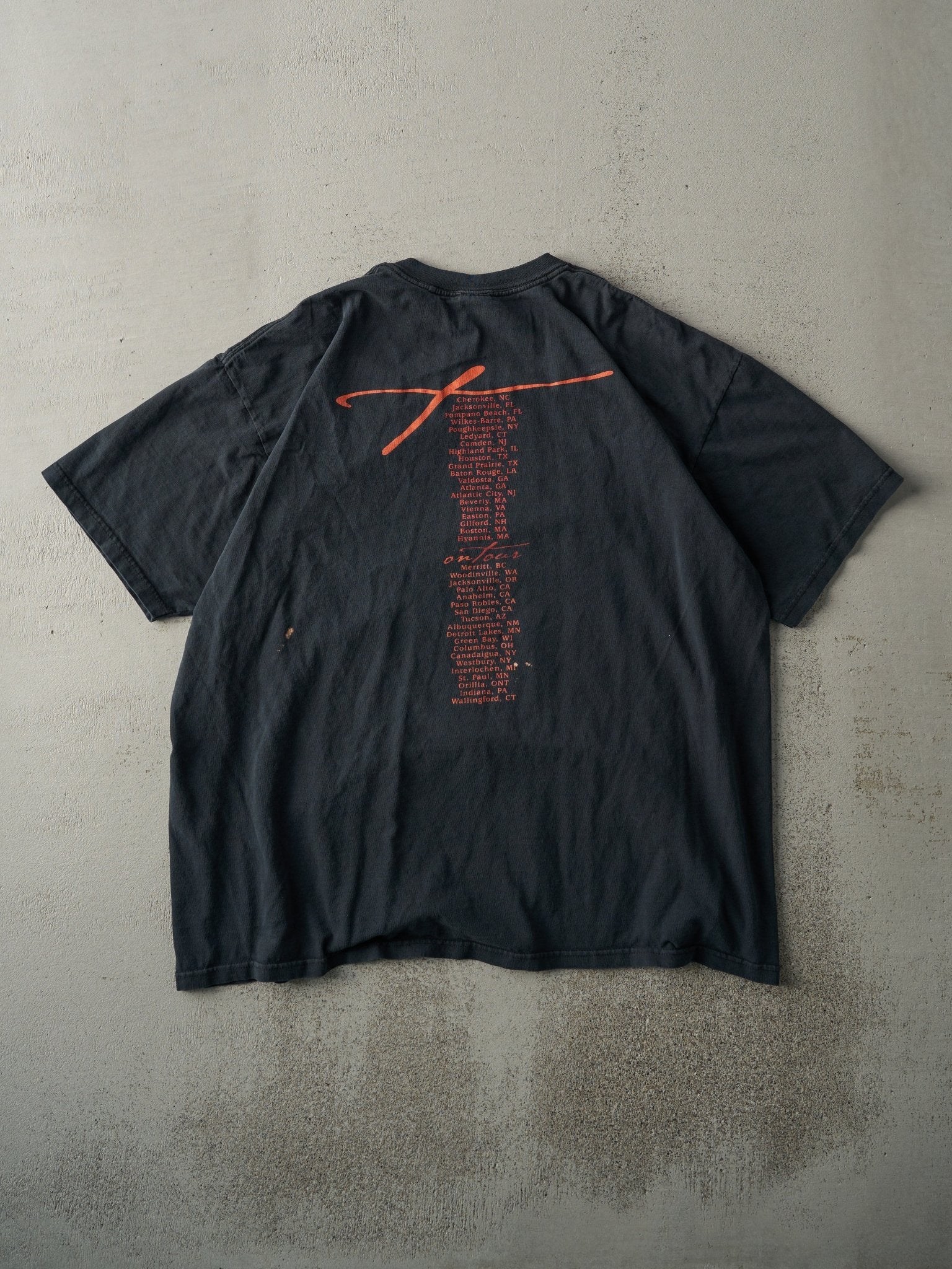 Vintage 02' Black Trisha Yearwood Tour Tee (XL) - Image 2