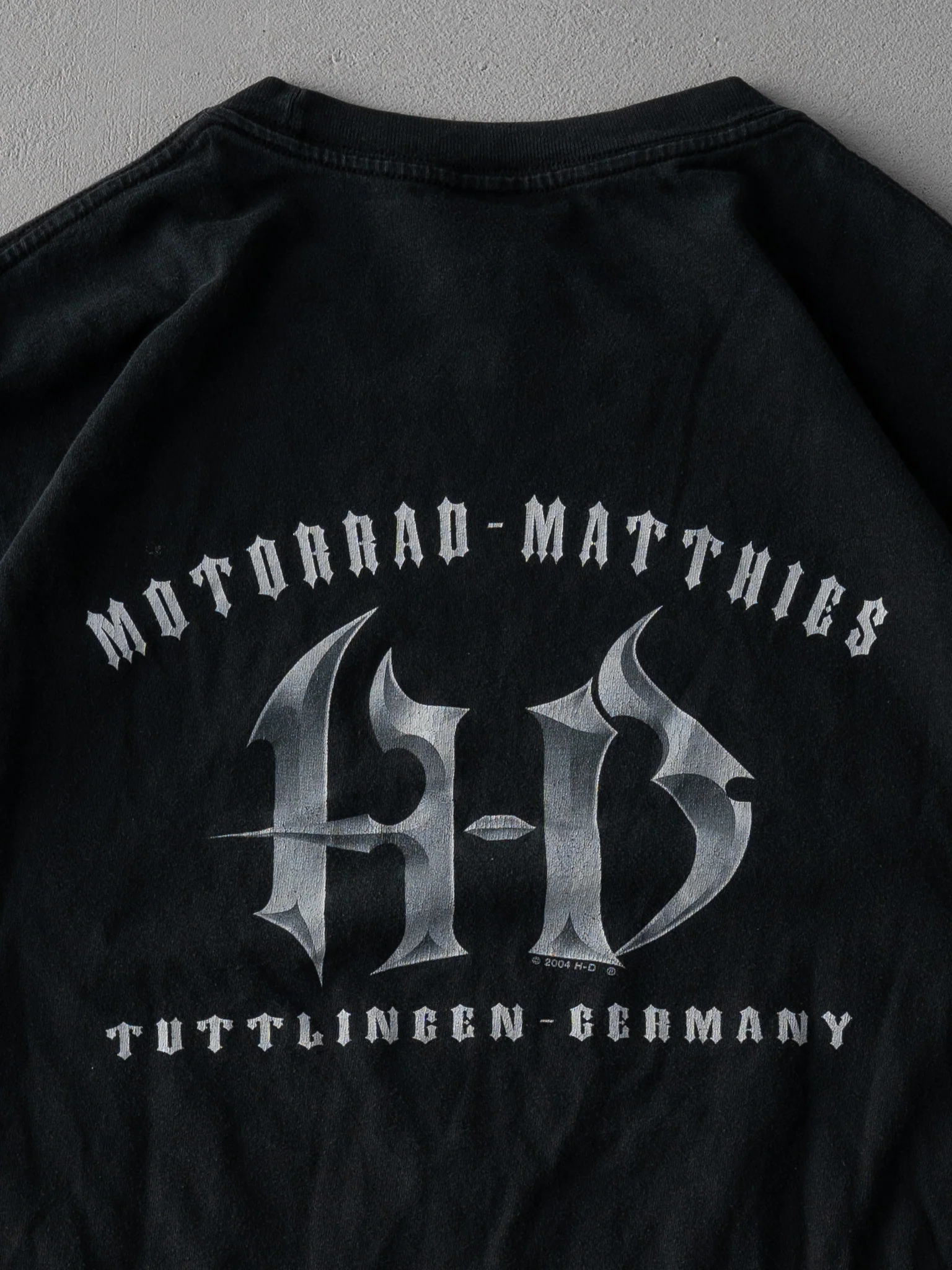 Vintage 04' Black Harley Davidson Tuttlingen Germany Tee (M) - Image 4