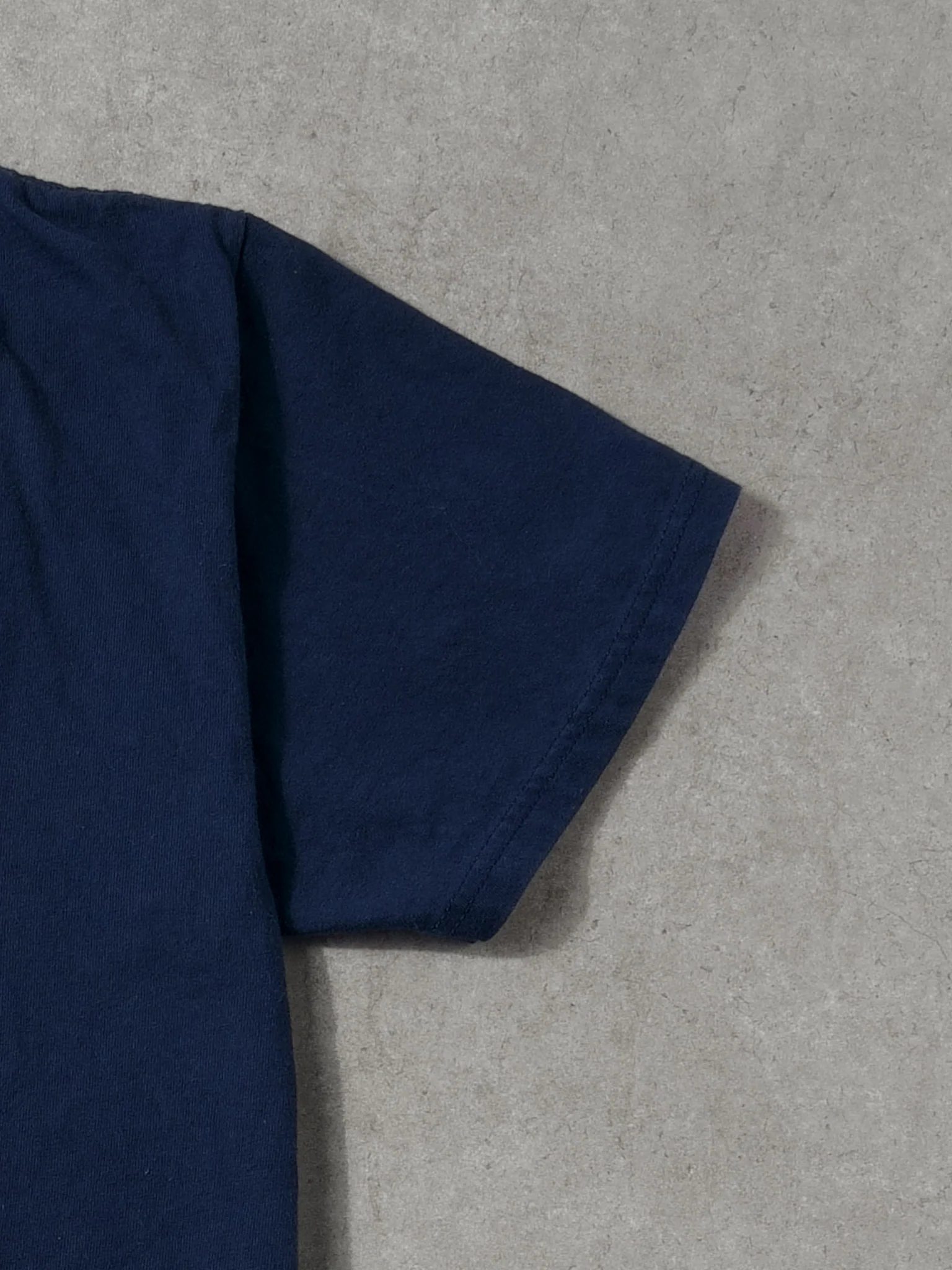 Vintage 04' Navy Blue Boston Red Sox World Series Champions Graphic Tee (M) - Image 3