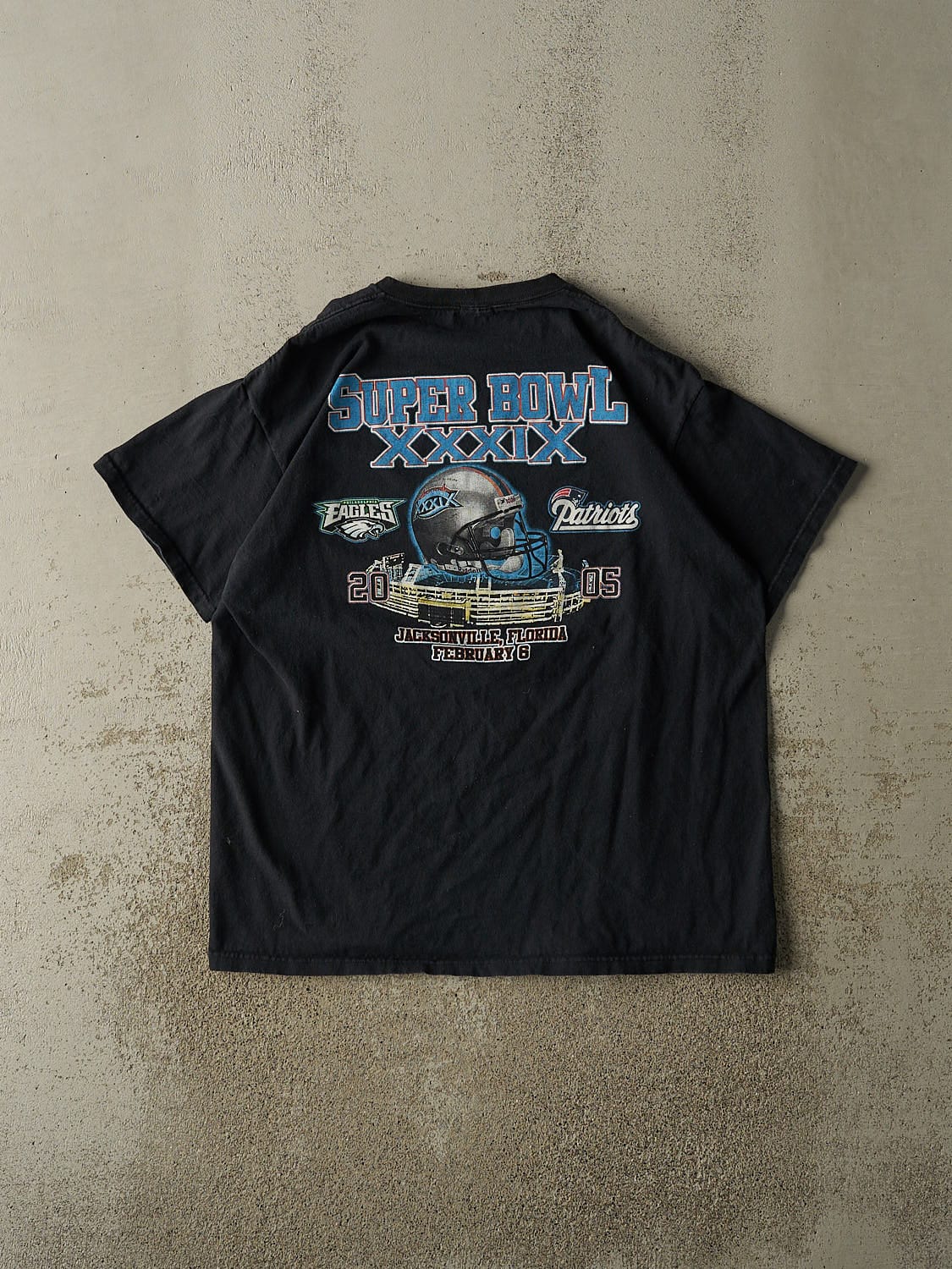 Vintage 05' Black Chelo's Bar and Grill Super Bowl XXXIX Tee (L) - Image 2