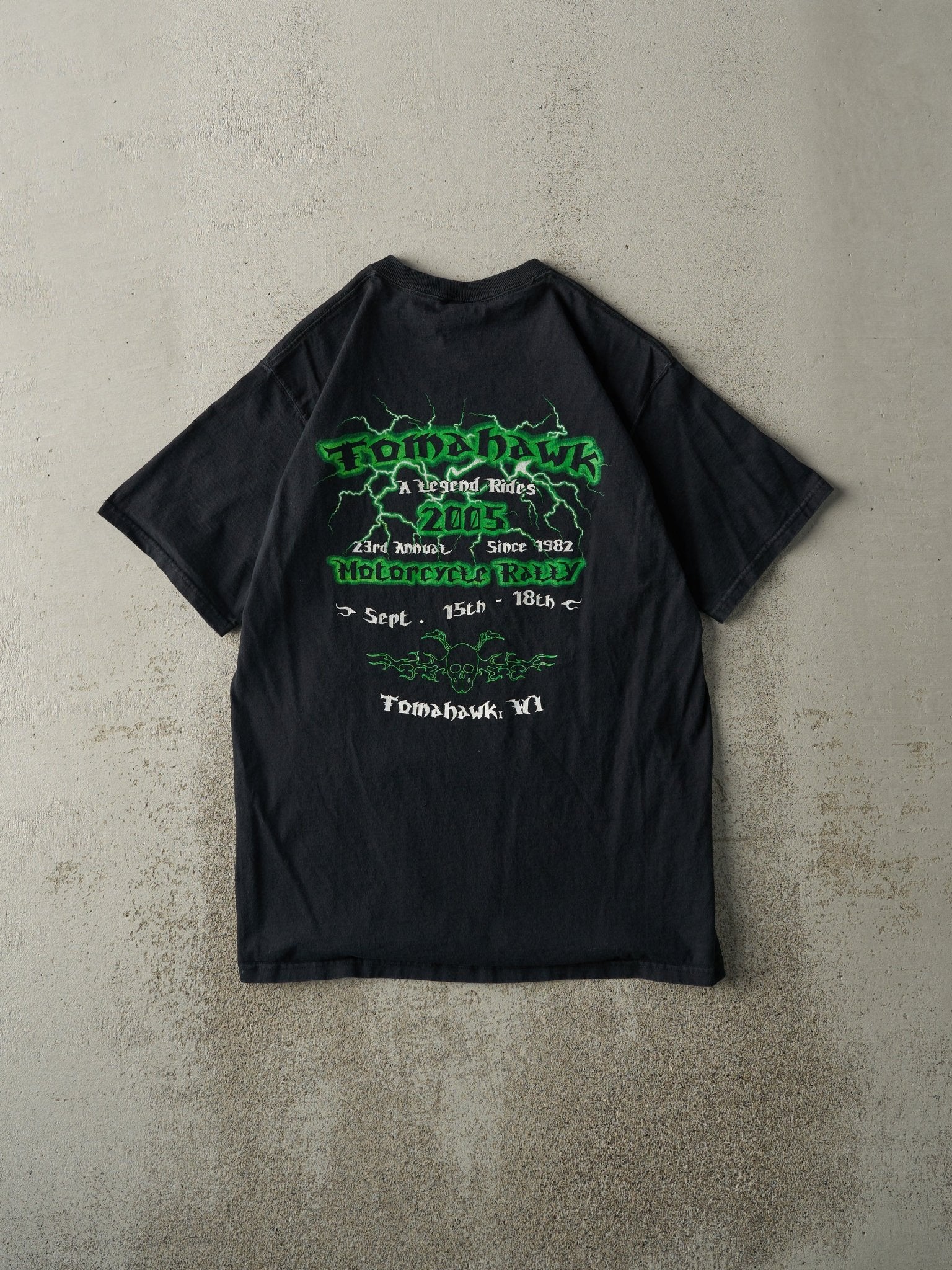 Vintage 05' Black Tomahawk Motorcycle Rally Tee (M) - Image 2