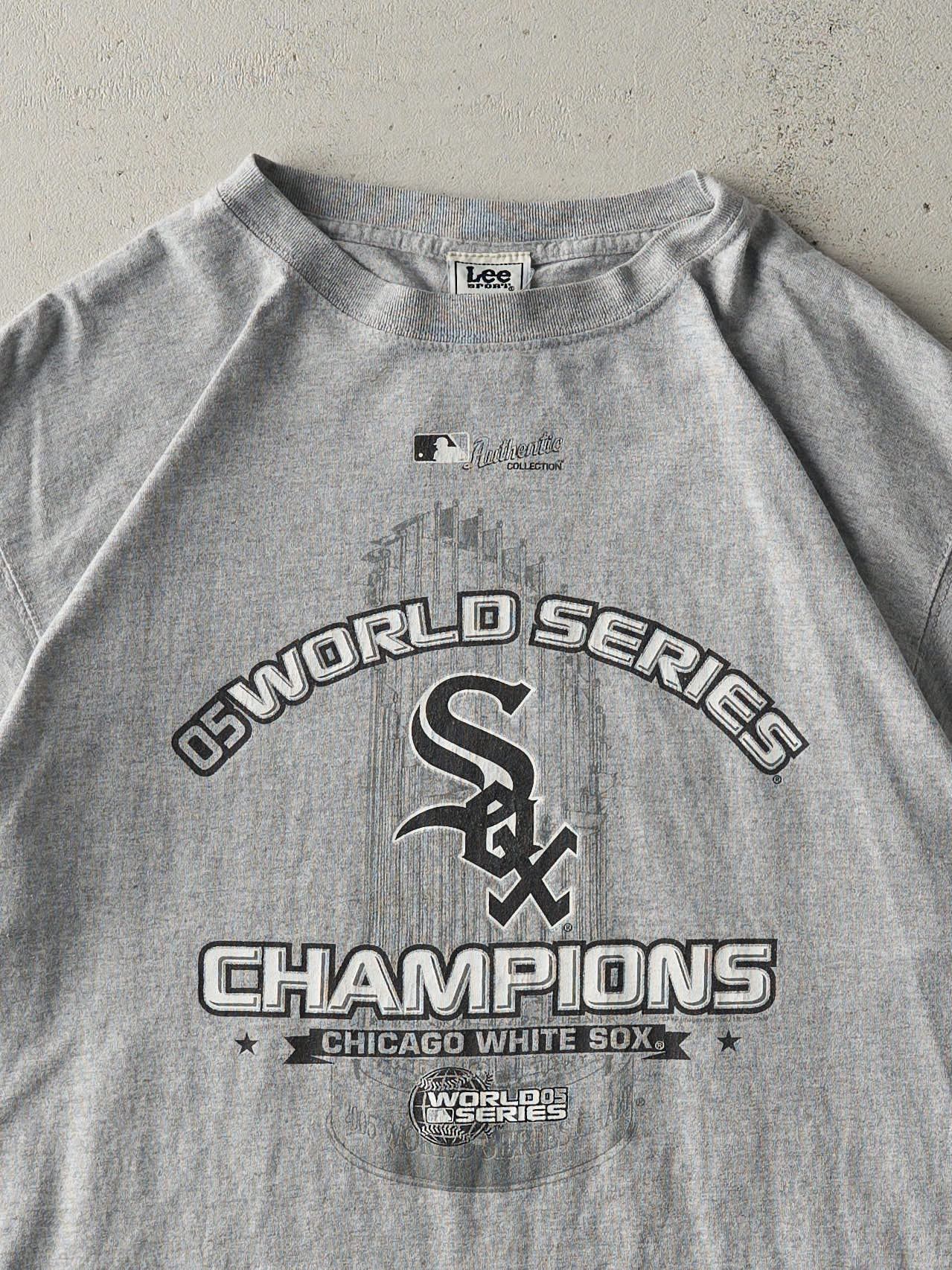 Vintage 05' Grey Chicago White Sox World Series Champions (L/XL) - Image 2