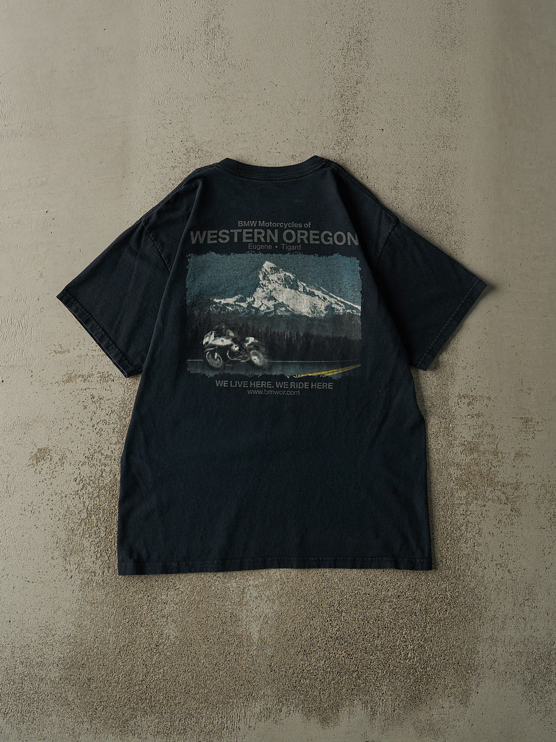 Vintage 06' Black BMW Motorcycles Tee (L/XL) - Image 3