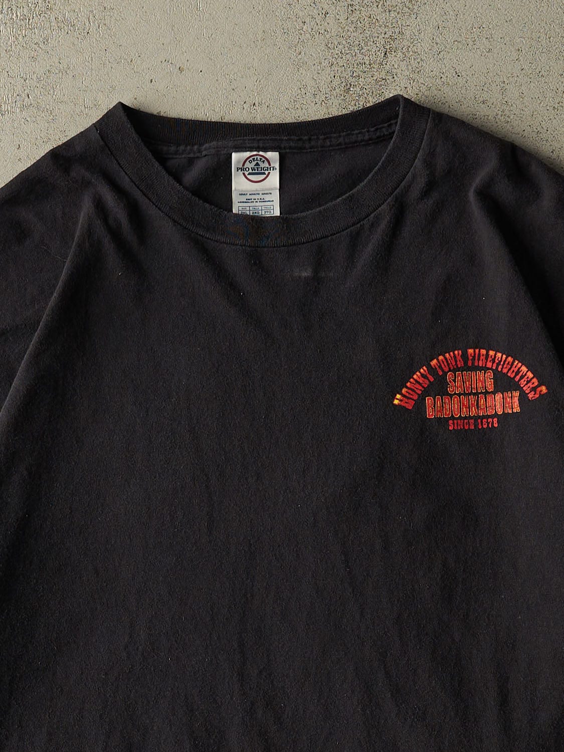 Vintage 06' Black Honky Tonk Fire Fighters Tee (XL/XXL) - Image 3