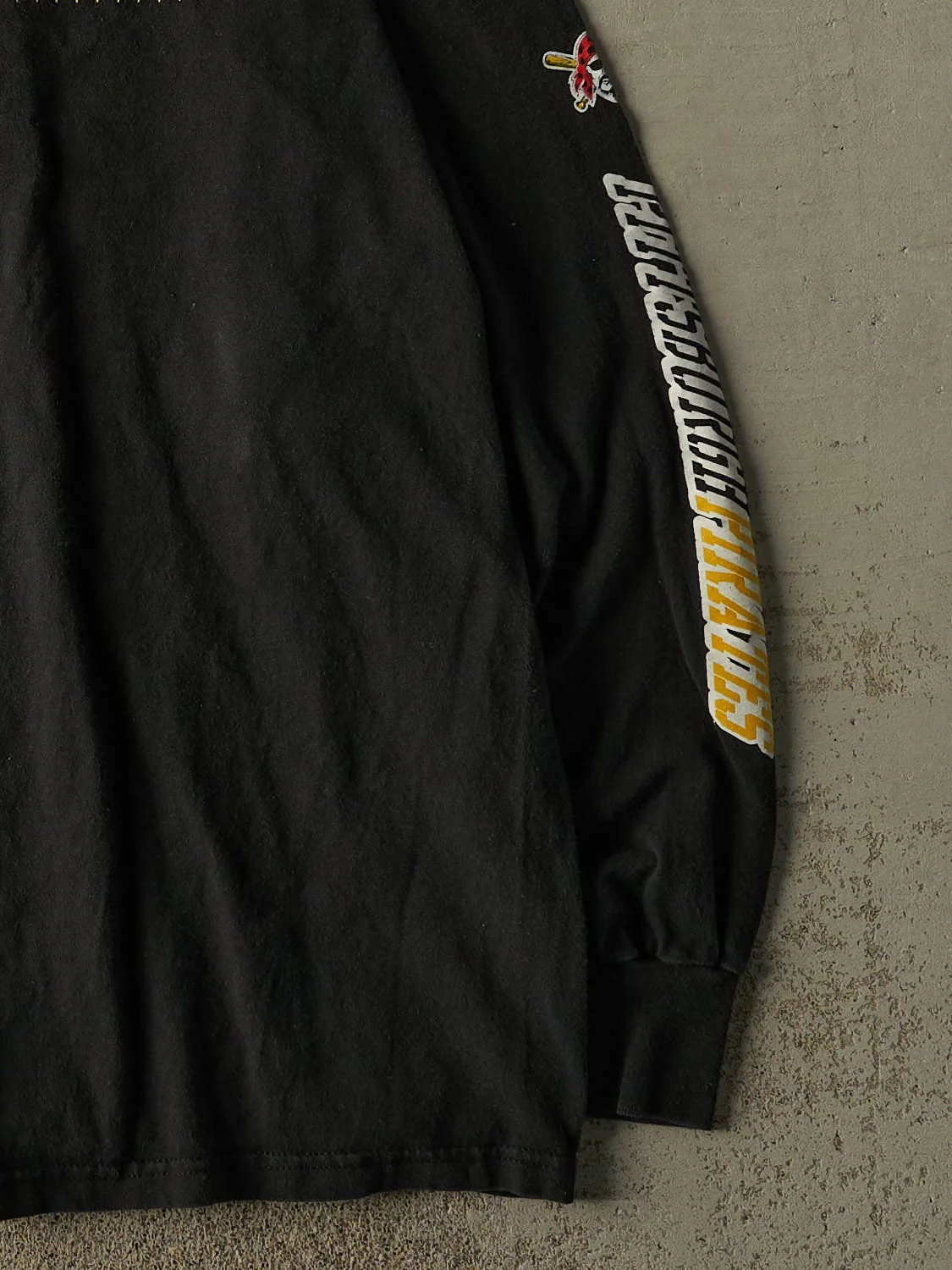 Vintage 06' Black Pittsburgh Pirates Long Sleeve (XL/XXL) - Image 3