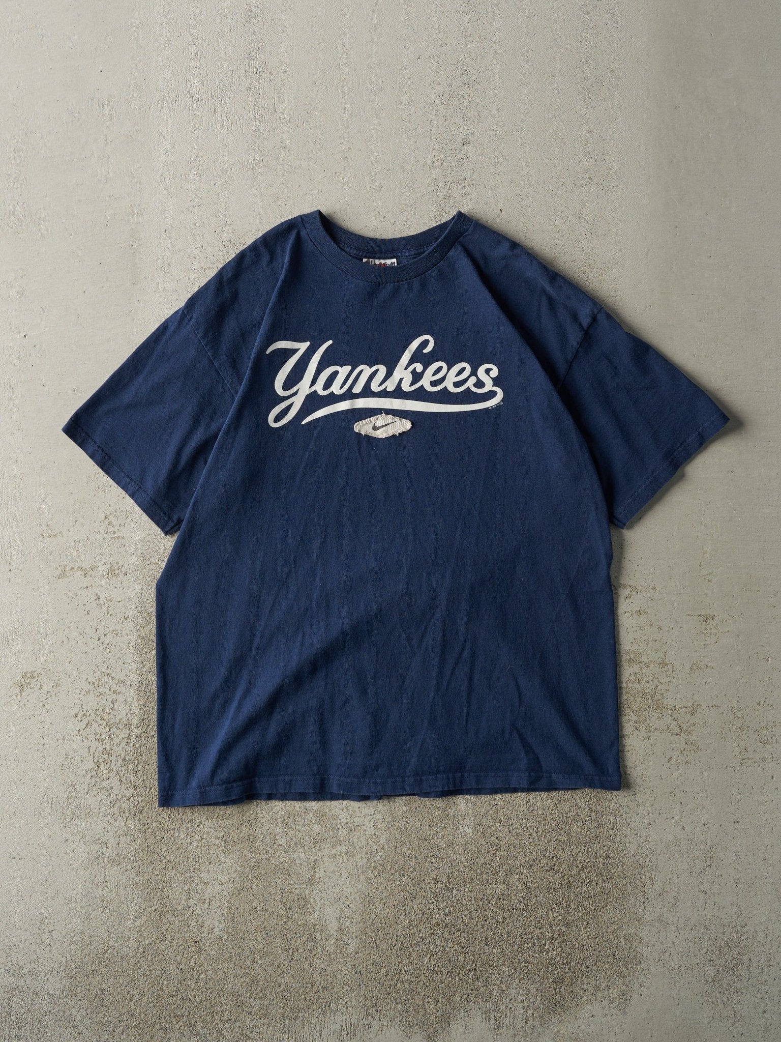 Vintage 06' Navy Blue New York Yankees Nike Tee (M)