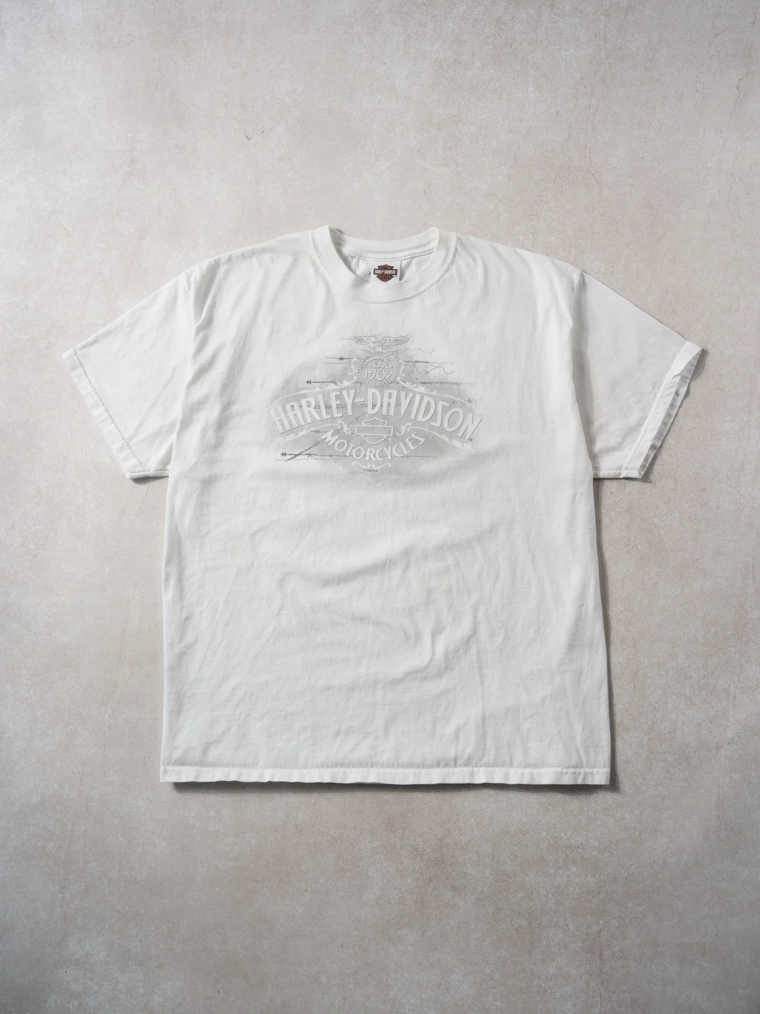 Vintage 08' White Harley Davdison Waukon Lowa Graphic Tee (L)