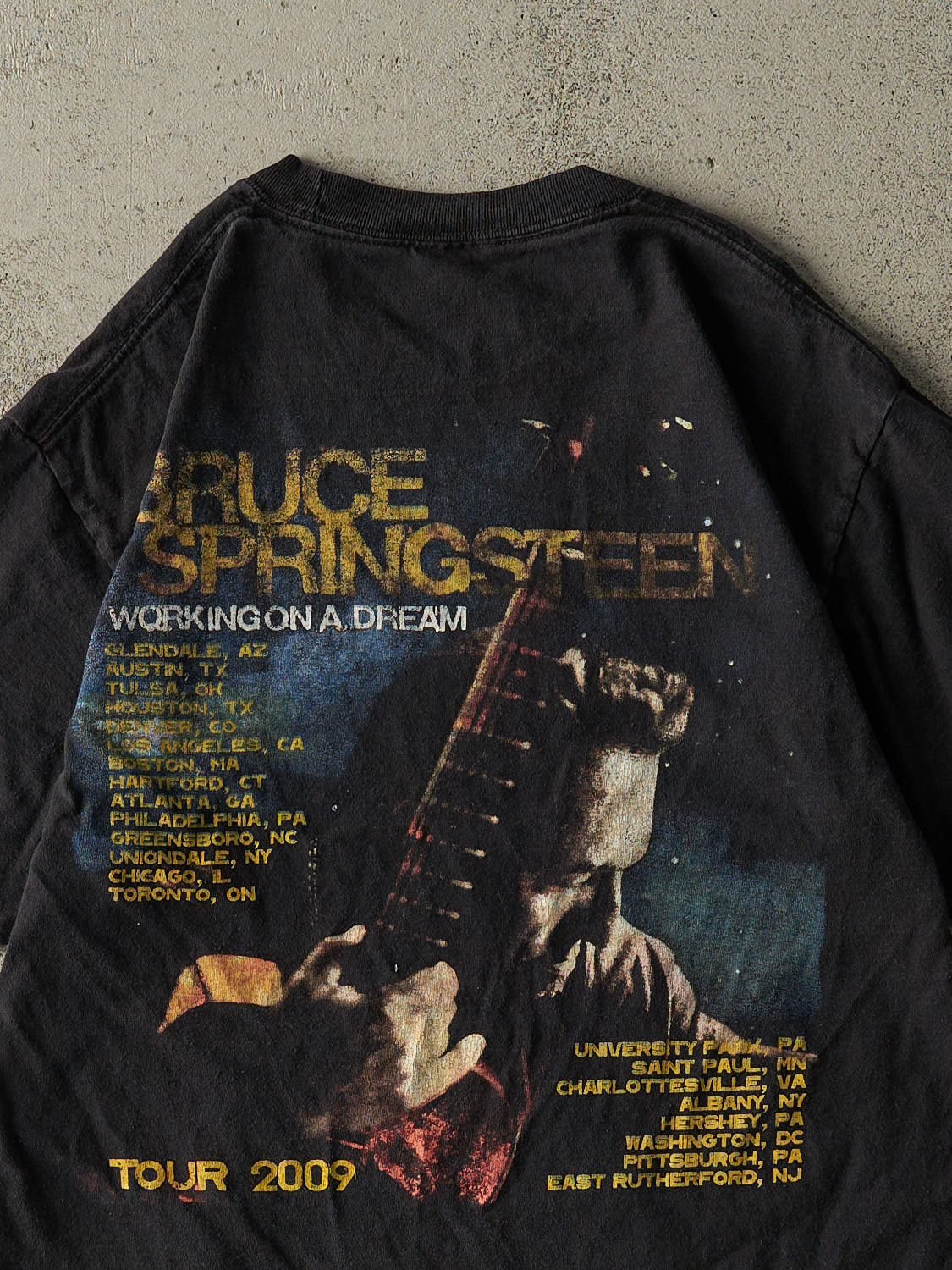 Vintage 09' Black Bruce Springsteen Tour Tee (S/M) - Image 4