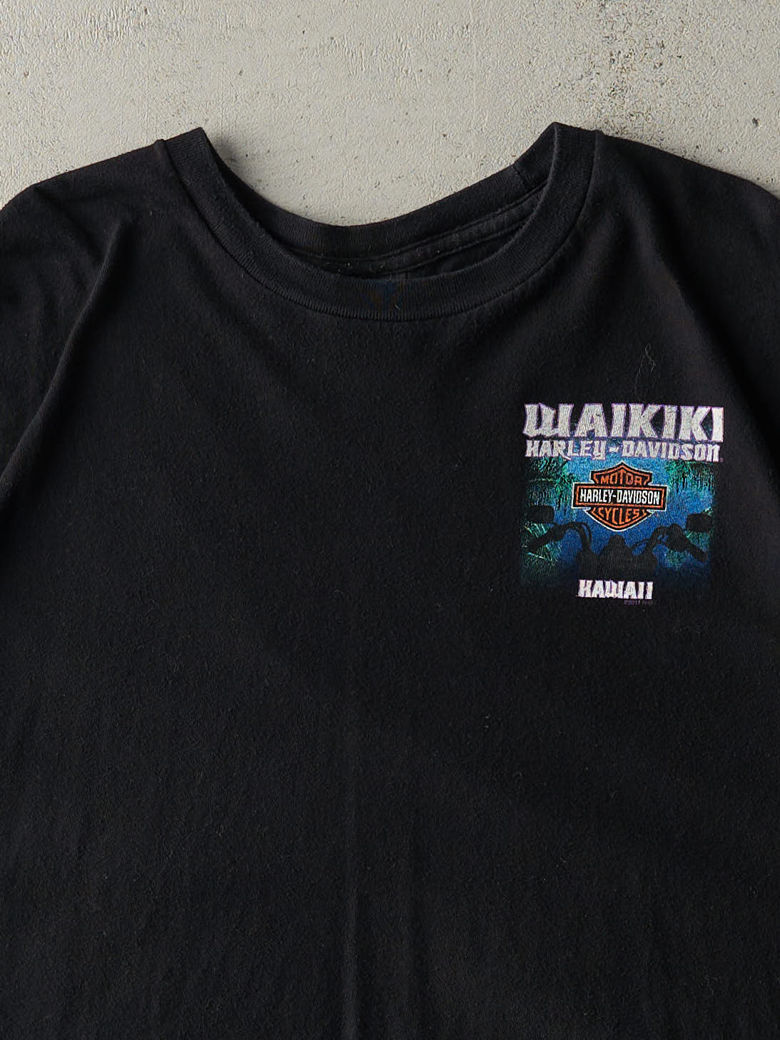 Vintage 11' Black Waikiki Hawaii Harley Davidson Tee (XL) - Image 3