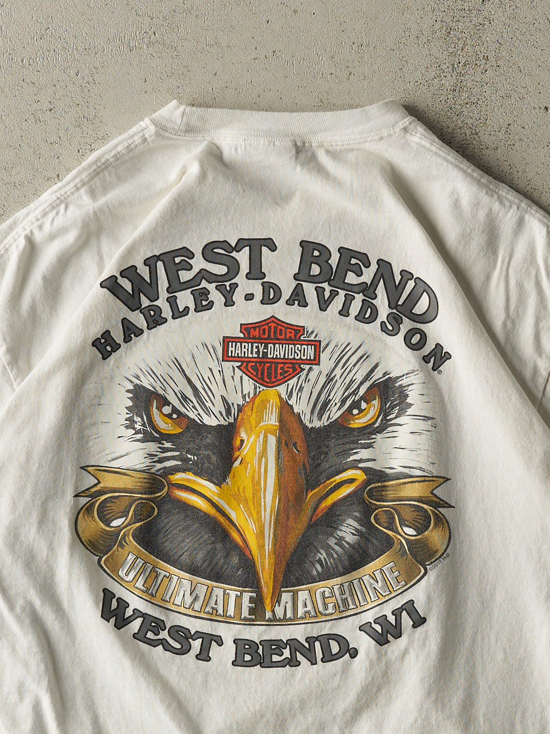 Vintage 11' White Harley Davidson West Bend WI Tee (L/XL) - Image 4