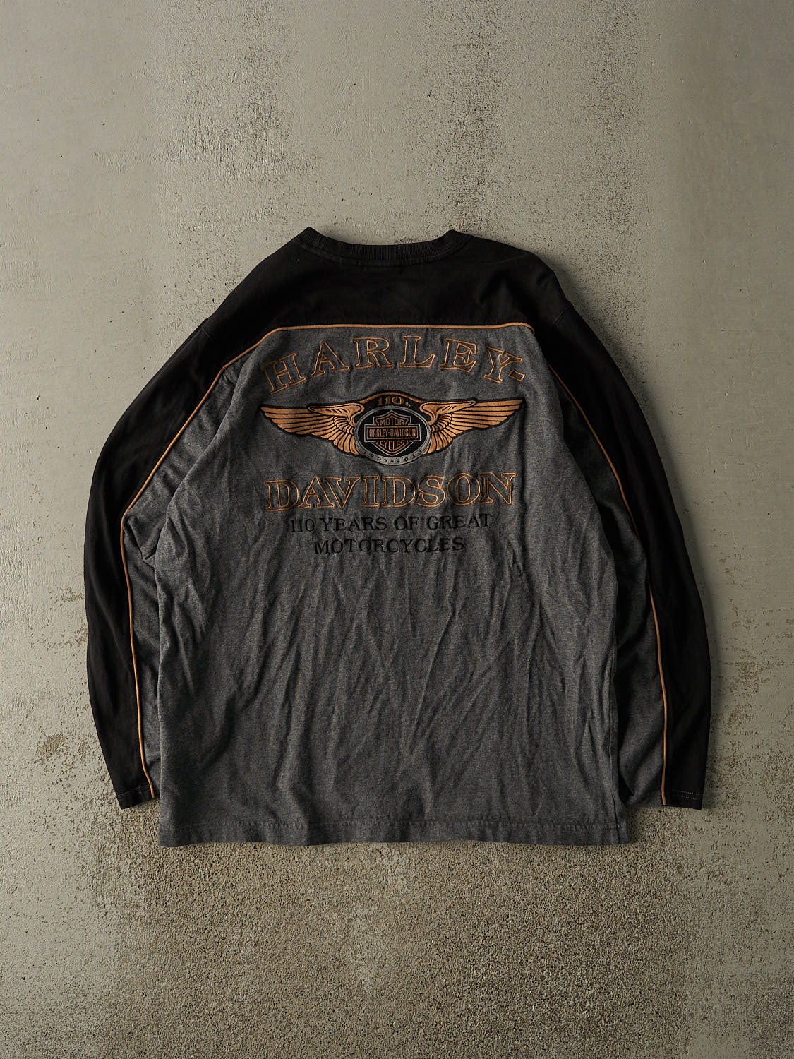 Vintage 13' Black & Grey Harley Davidson Embroidered Long Sleeve (L/XL) - Image 2