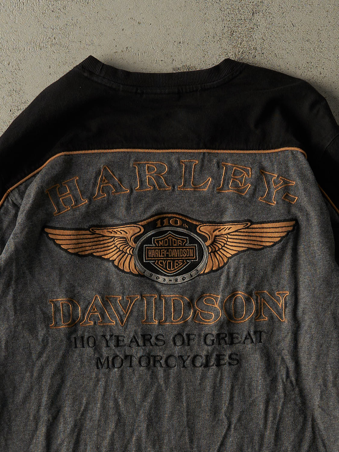 Vintage 13' Black & Grey Harley Davidson Embroidered Long Sleeve (L/XL) - Image 4