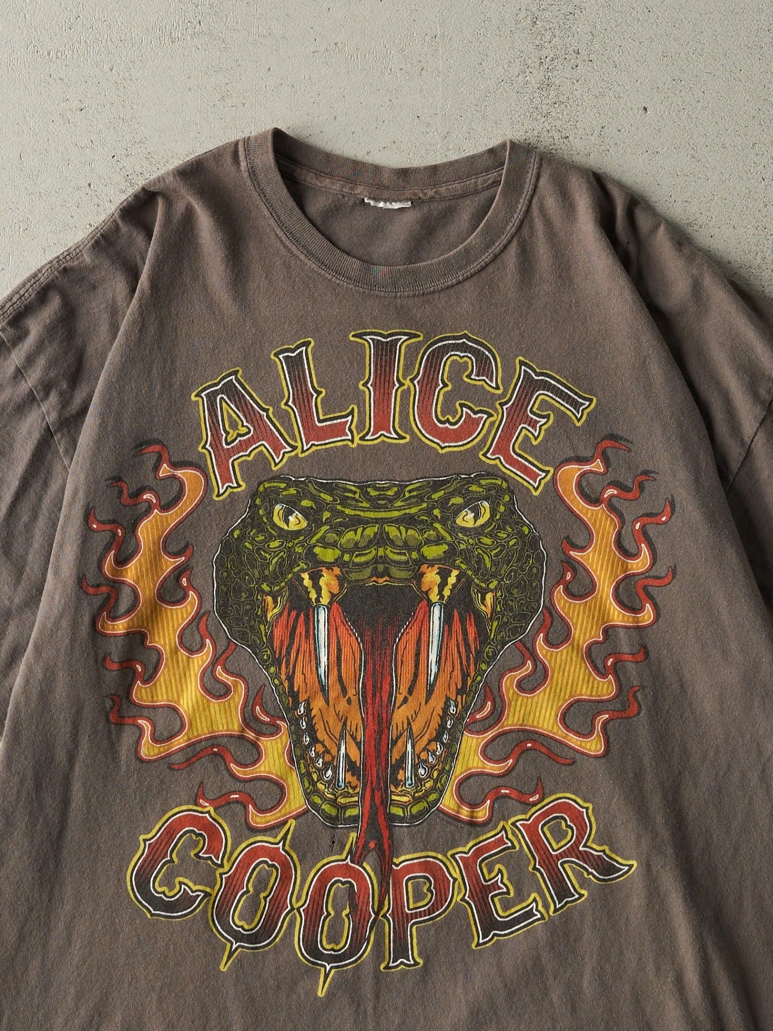 Vintage 13' Charcoal Grey Alice Cooper Raise the Dead Tour Tee (XL/XXL) - Image 3