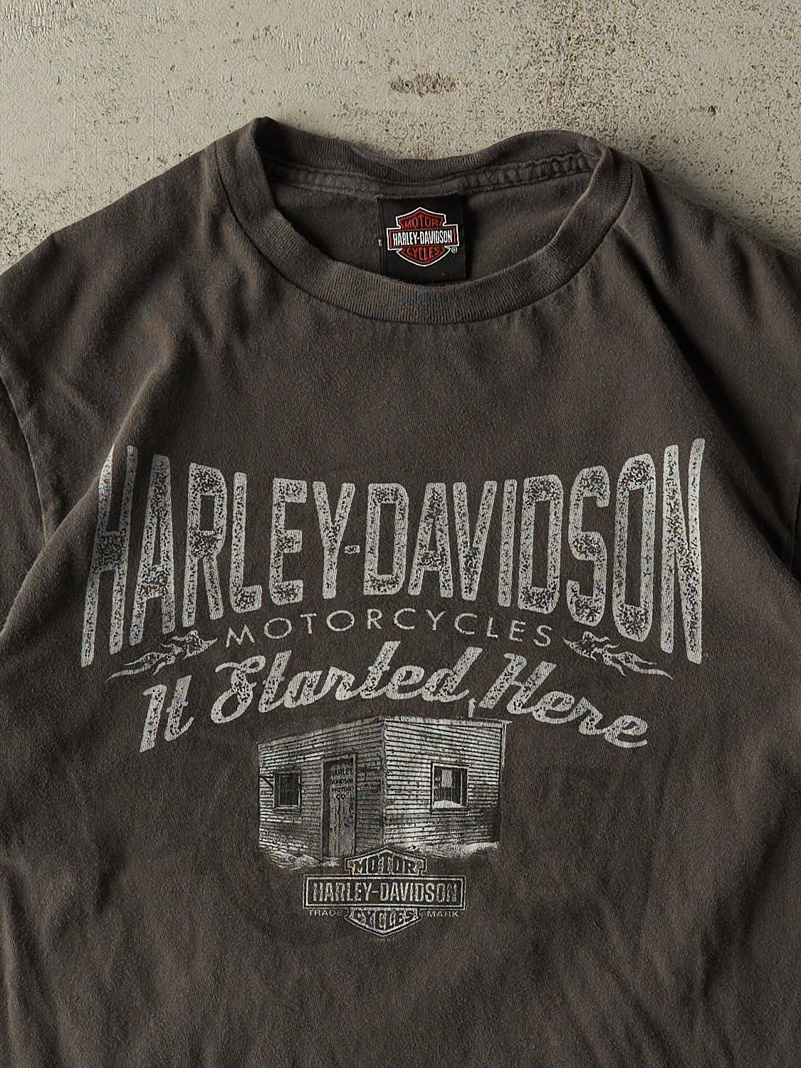 16' Charcoal Grey Harley Davidson Saguenay Quebec Tee (XS/S) - Image 3