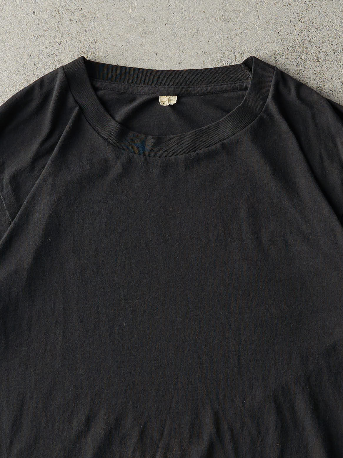 Vintage 80s Black Blank Single Stitch Tee (M) - Image 3