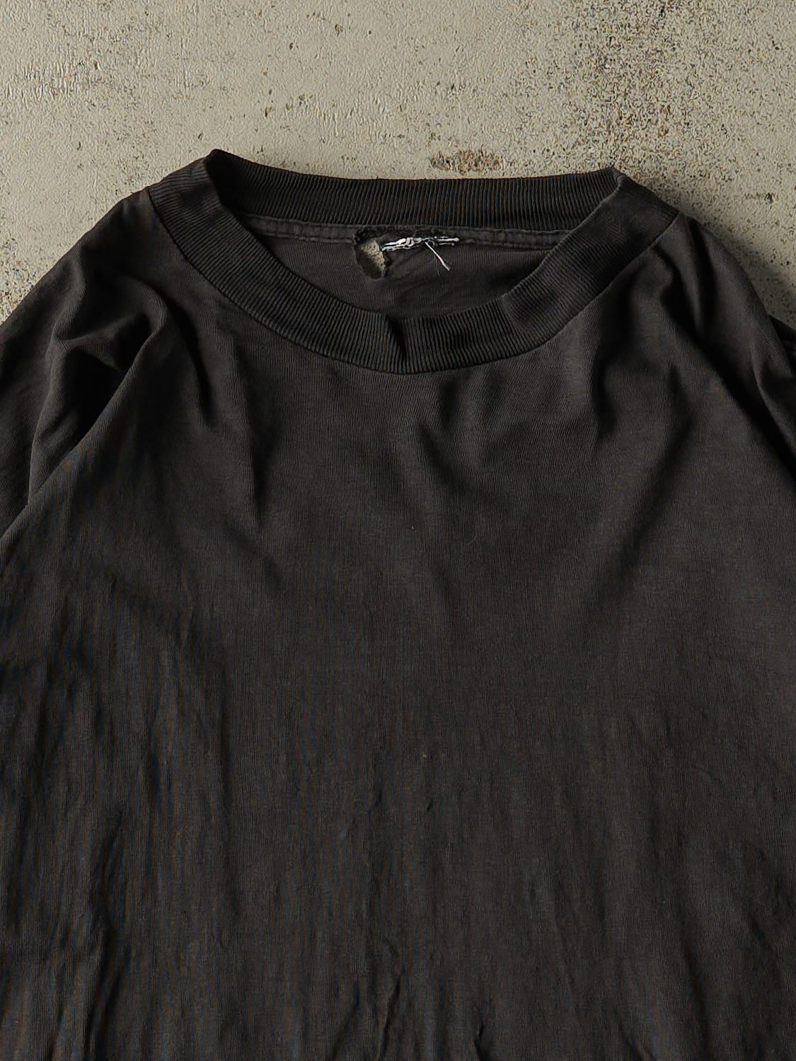 Vintage 90s Black Blank Single Stitch Tee (M/L) - Image 2