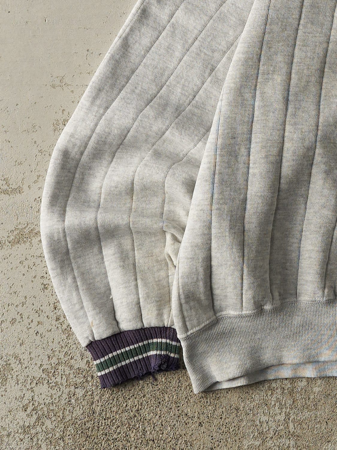 Vintage 80s Heather Grey Nestle Embroidered Ribbed Crewneck (M) - Image 3