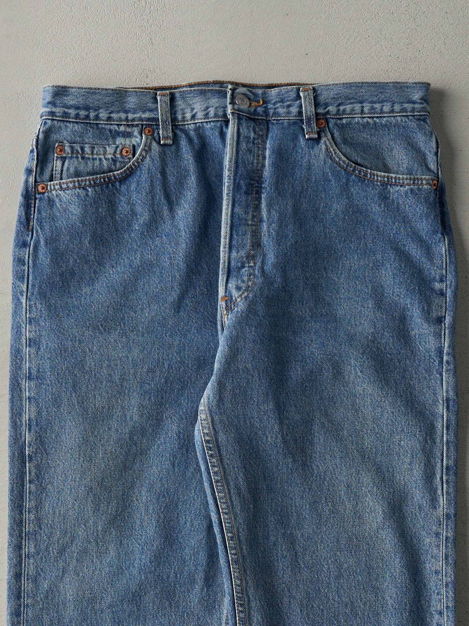 Vintage 80s Light Wash Levi's 501 Jeans (34x28) - Image 4