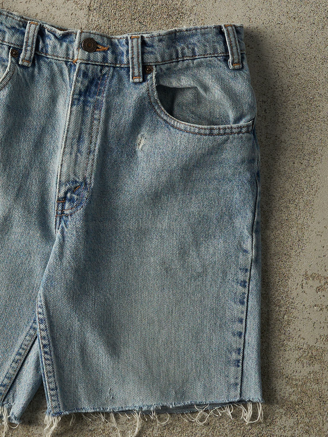 Vintage 80s Light Wash Levi's 516 Cut Off Jean Shorts (29.5x8) - Image 4