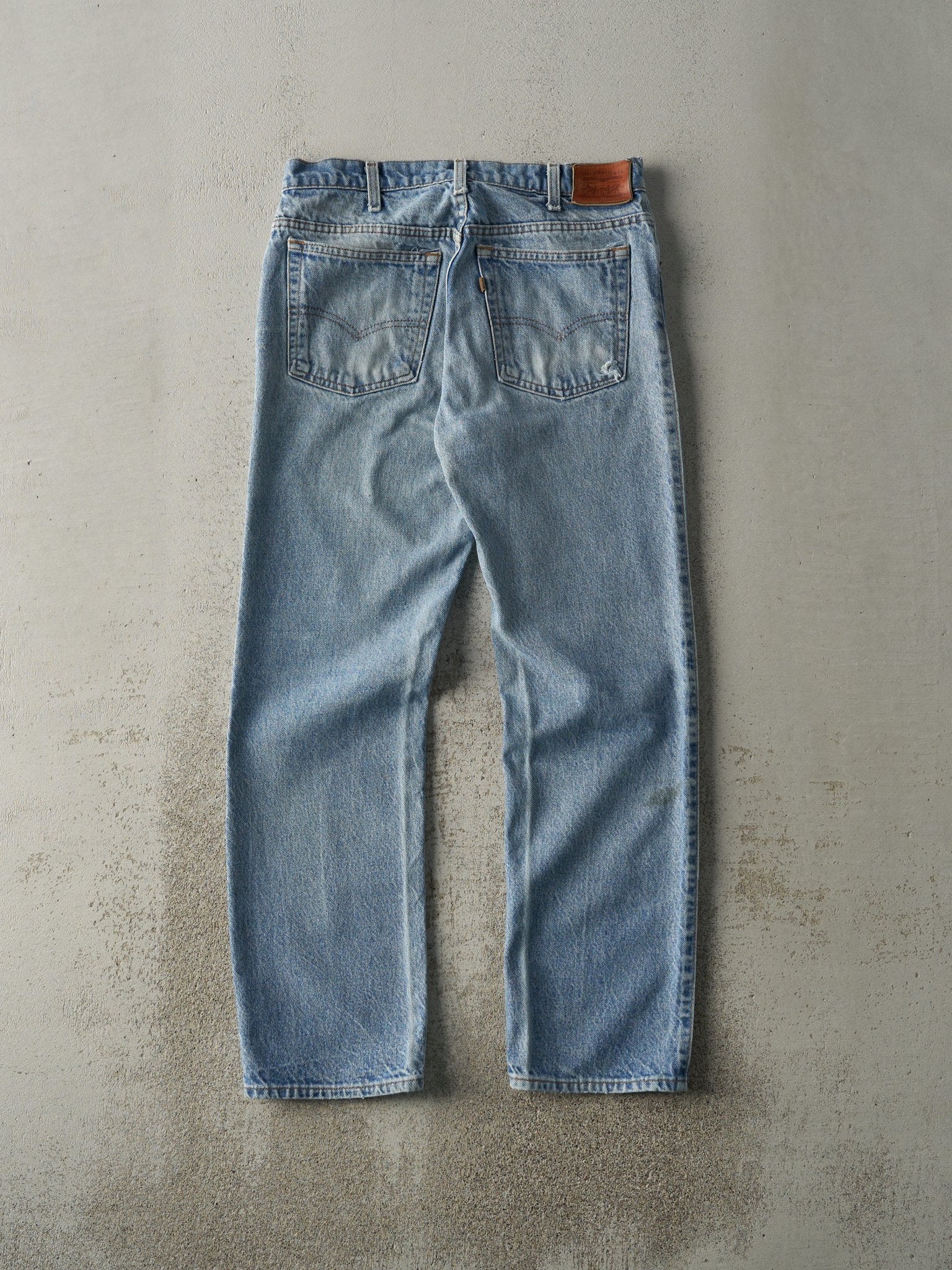 Vintage 80s Light Wash Levi's Leather Tab Jeans (30x29) - Image 3