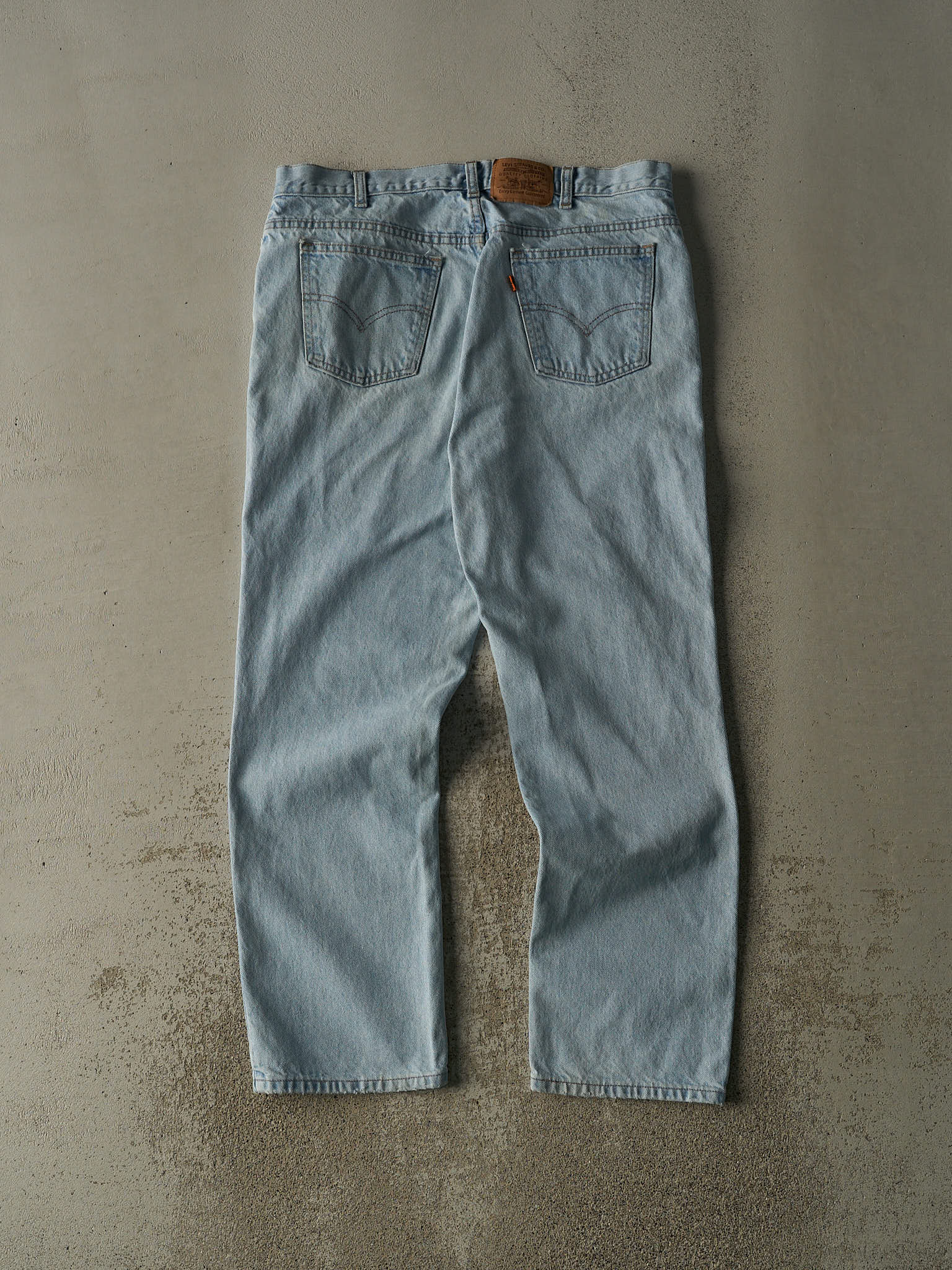 Vintage 80s Light Wash Levi's Orange Tab Jeans (36x30) - Image 3