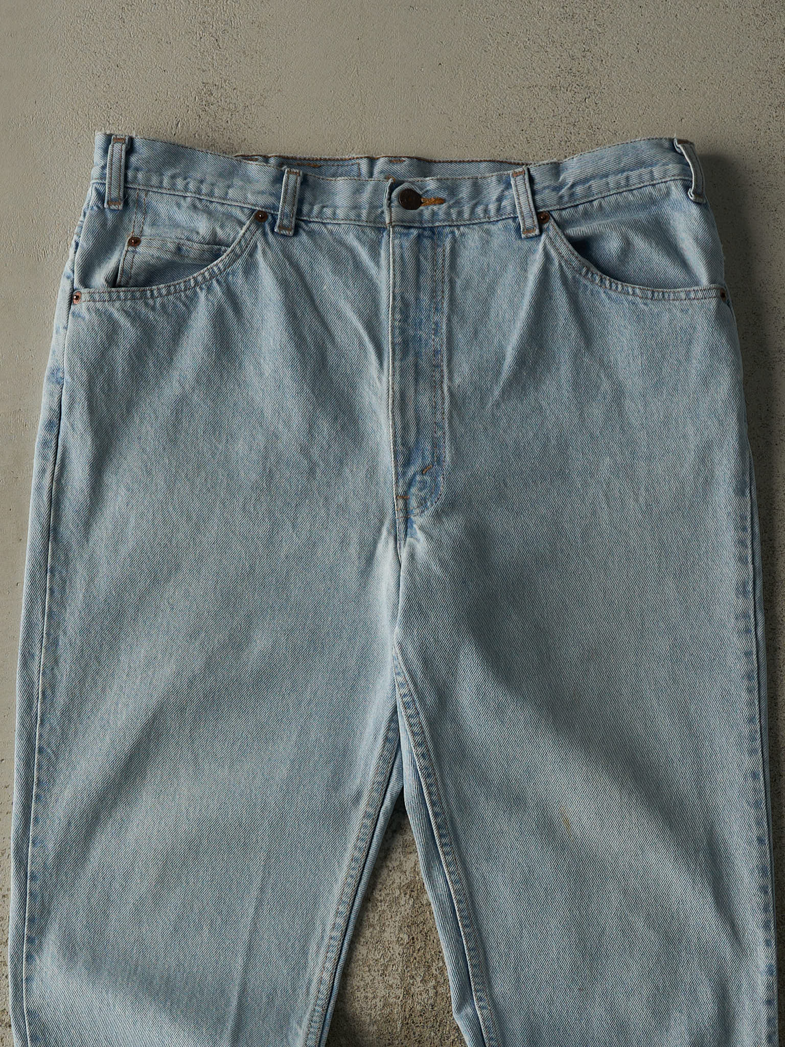 Vintage 80s Light Wash Levi's Orange Tab Jeans (36x30) - Image 4