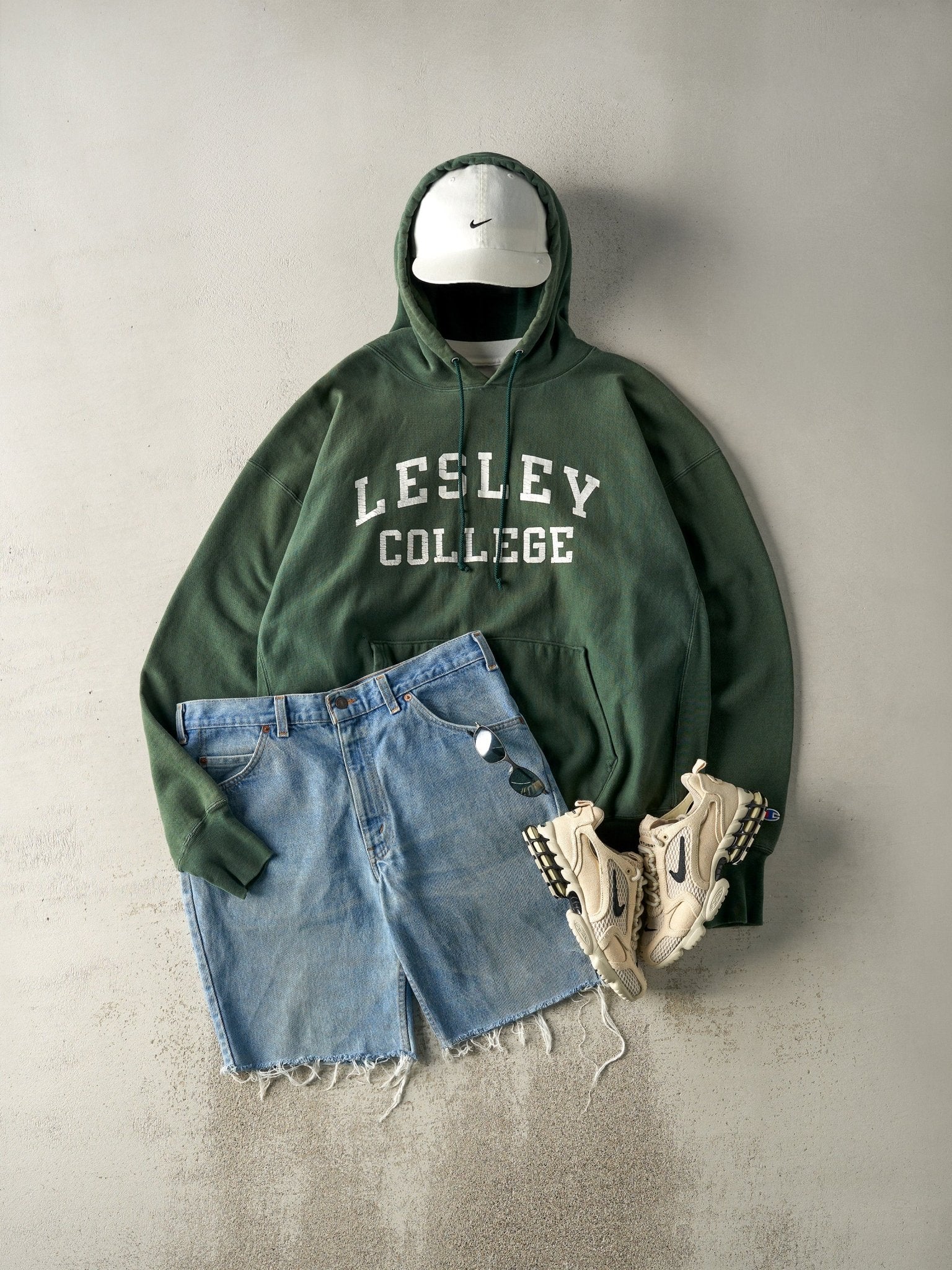 Vintage 80s Light Wash Levi's Orange Tab Cut-Off Jean Shorts (35x9.5) - Image 2