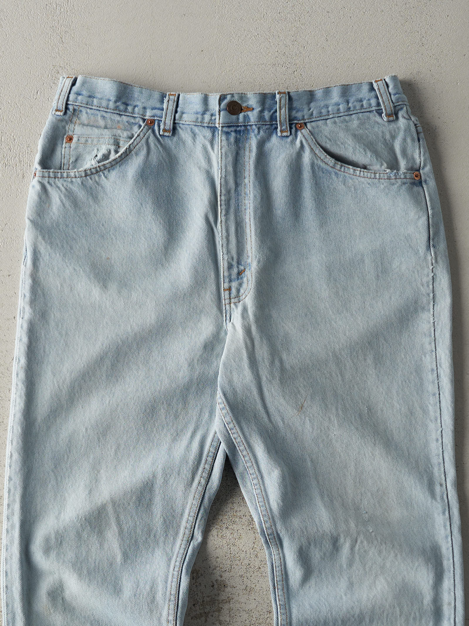 Vintage 80s Light Wash Levi's Orange Tab Jeans (35x29.5) - Image 4