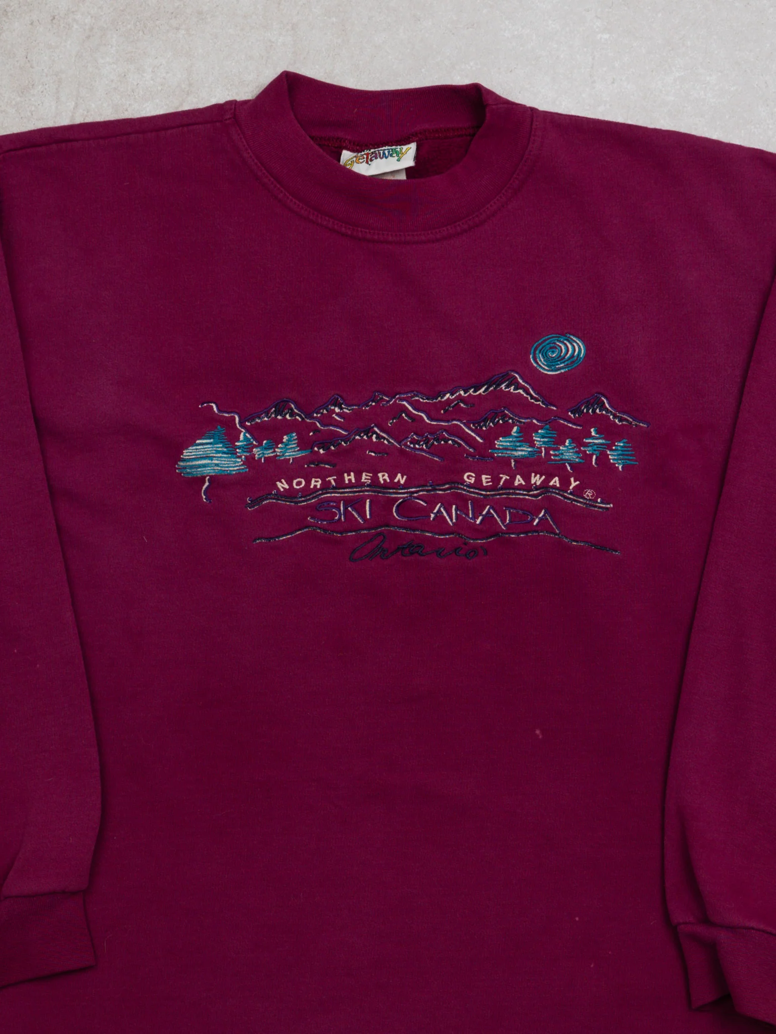 Vintage 80s Magenta Northern Getaway Crewneck (M) - Image 2