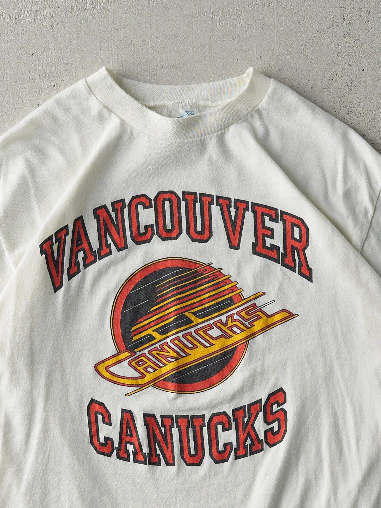 Vintage 80s White Vancouver Canucks Single Stitch Tee (XS/S) - Image 2