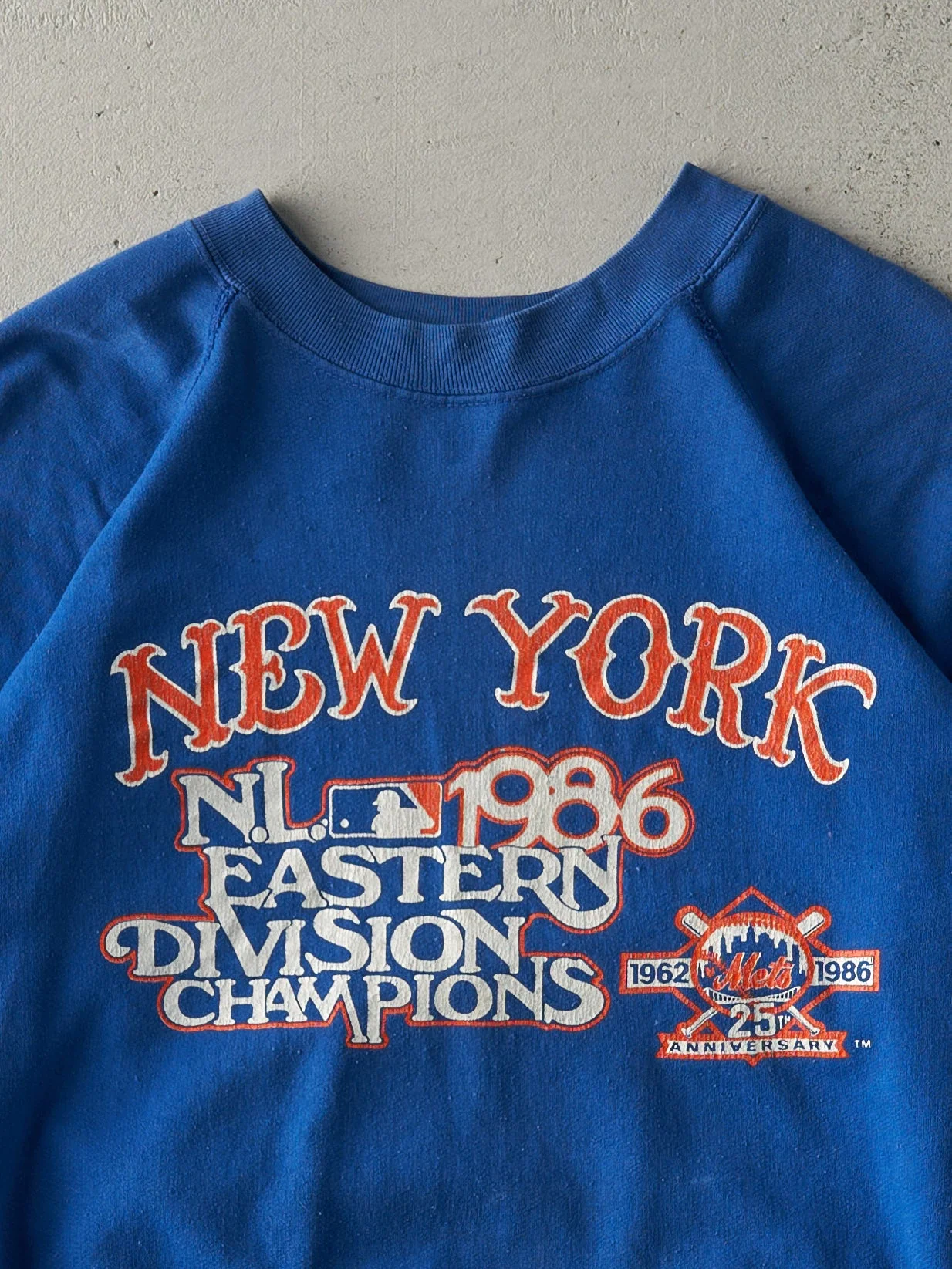 Vintage 86' Blue New York Mets Eastern Division Champions Boxy Crewneck (M) - Image 2