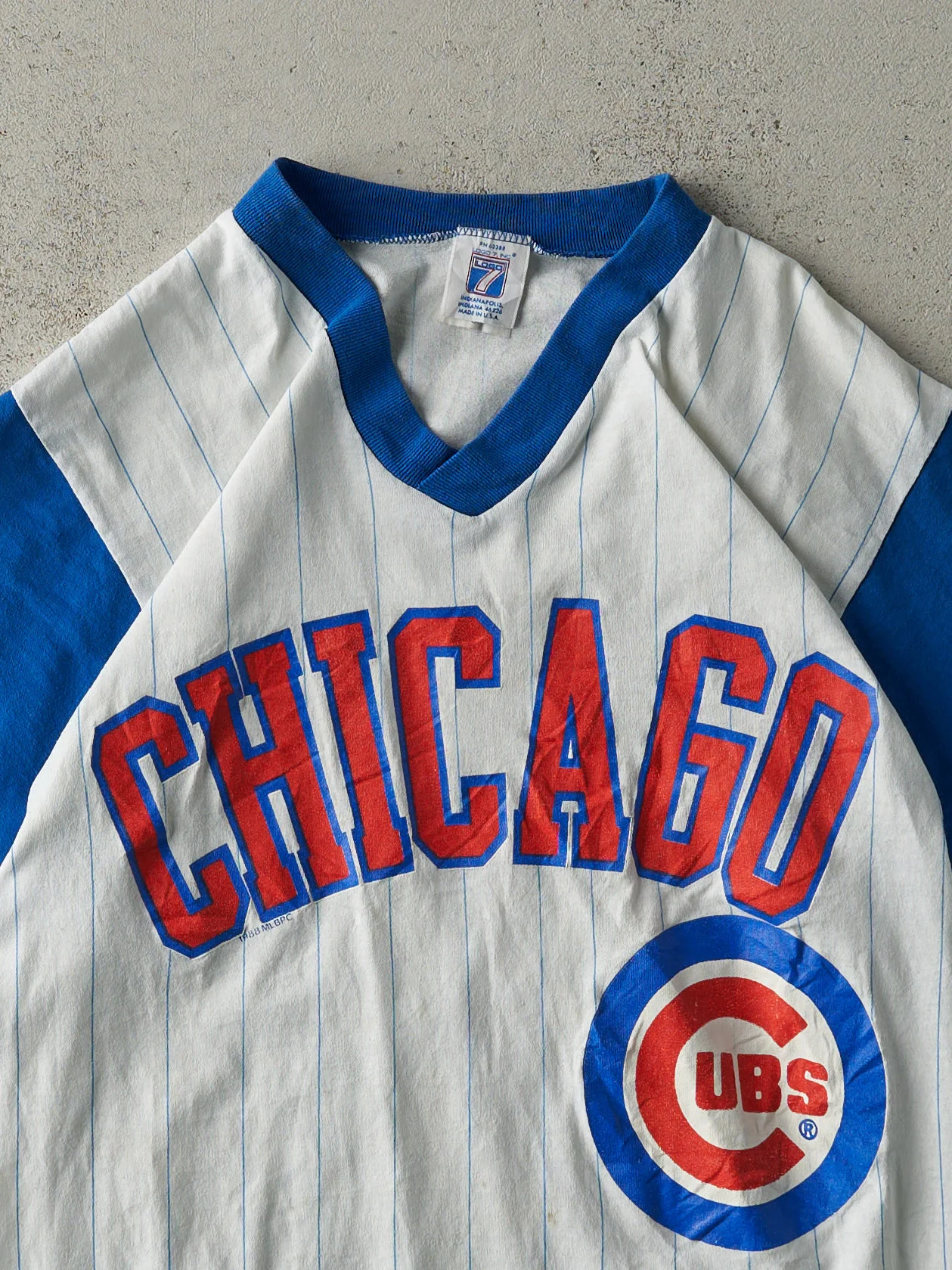 Vintage 88' White and Blue Chicago Cubs Jersey Style Tee (XS) - Image 2