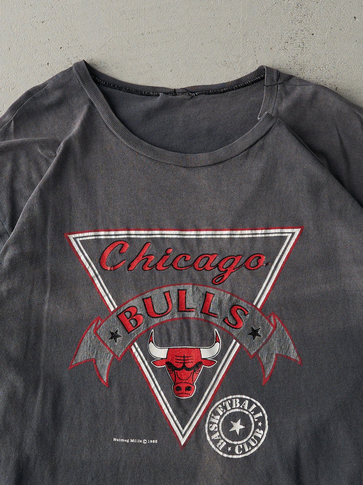 Vintage 88' Grey Chicago Bulls Single Stitch Tee (L) - Image 2