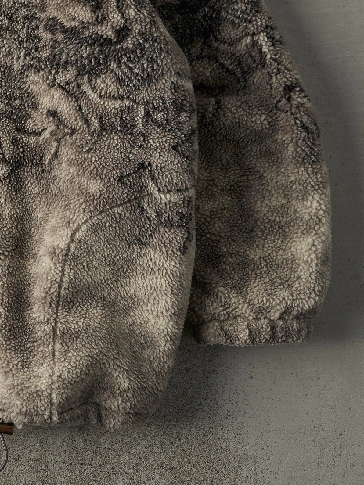 Vintage 90s Grey Deep Pile Wolf Fleece Hooded Jacket (L) - Image 3