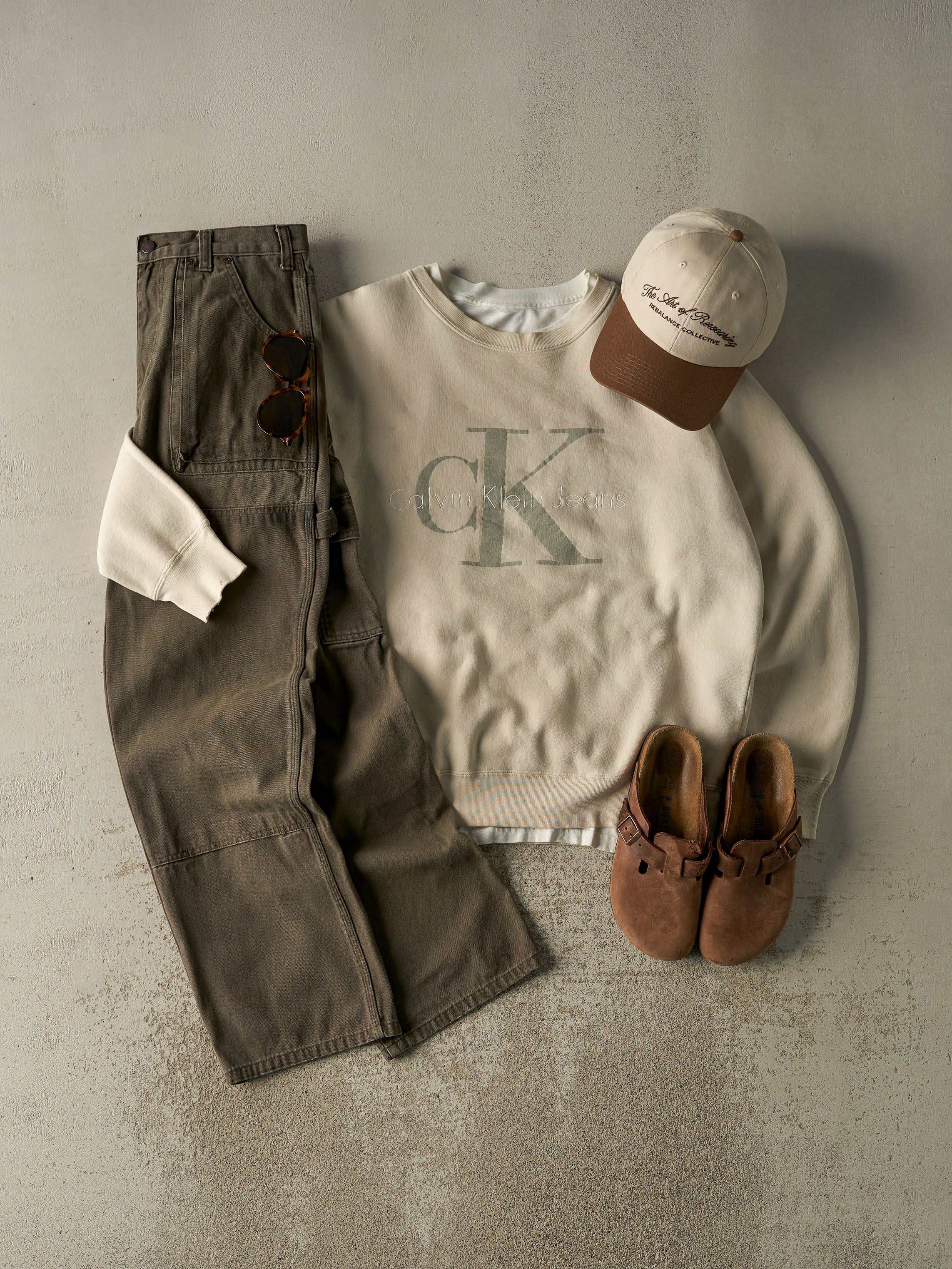 Vintage 90s Beige Calvin Klein Jeans Crewneck (M/L) - Image 2