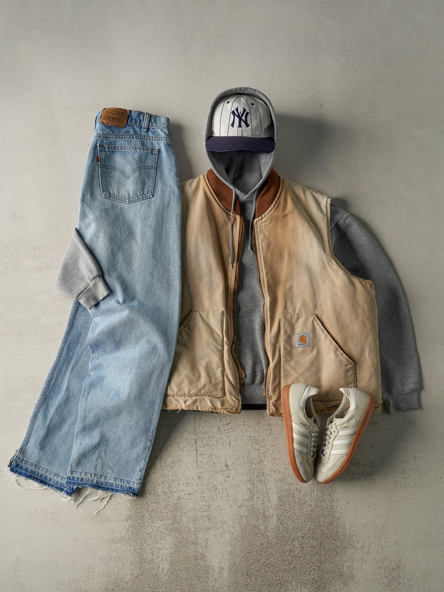 Vintage 90s Faded Beige Carhartt Vest (L) - Image 2