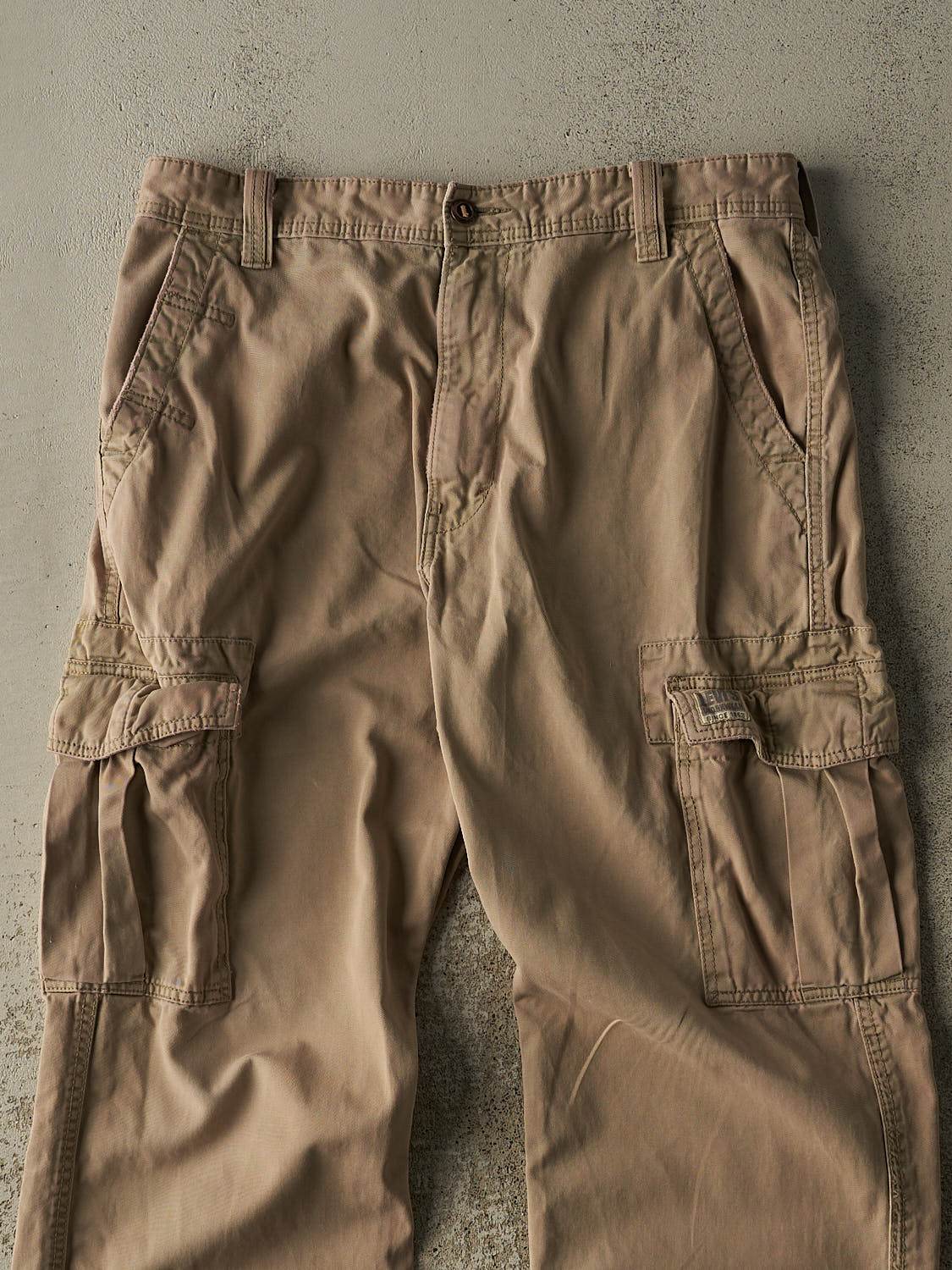 Vintage 90s Beige Levi's Cargo Pants (34x29) - Image 3
