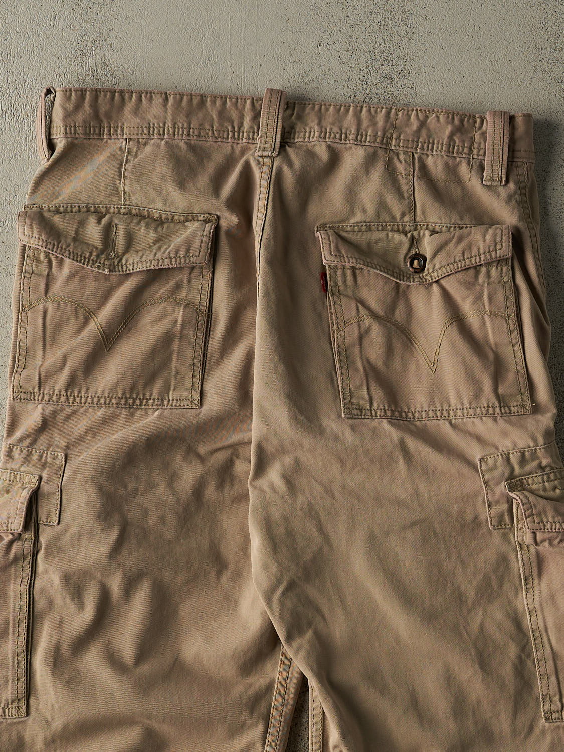 Vintage 90s Beige Levi's Cargo Pants (34x29) - Image 4