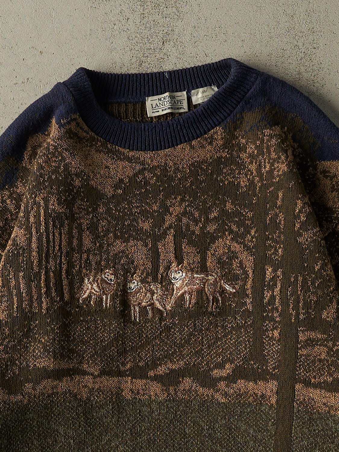 Vintage 90s Beige & Navy Wolf Embroidered Knit (M/L) - Image 2