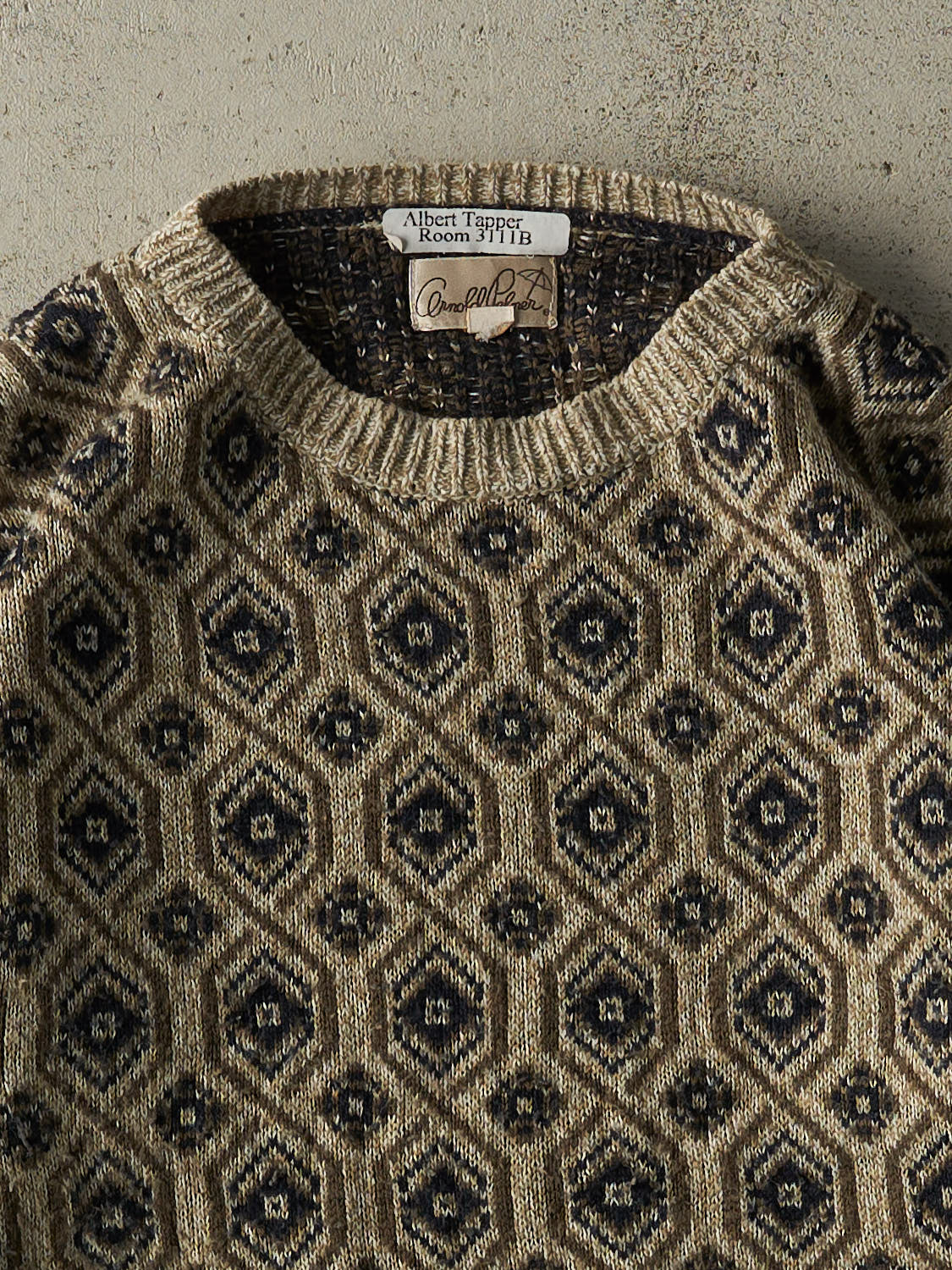 Vintage 90s Beige Patterned Knit (M) - Image 2