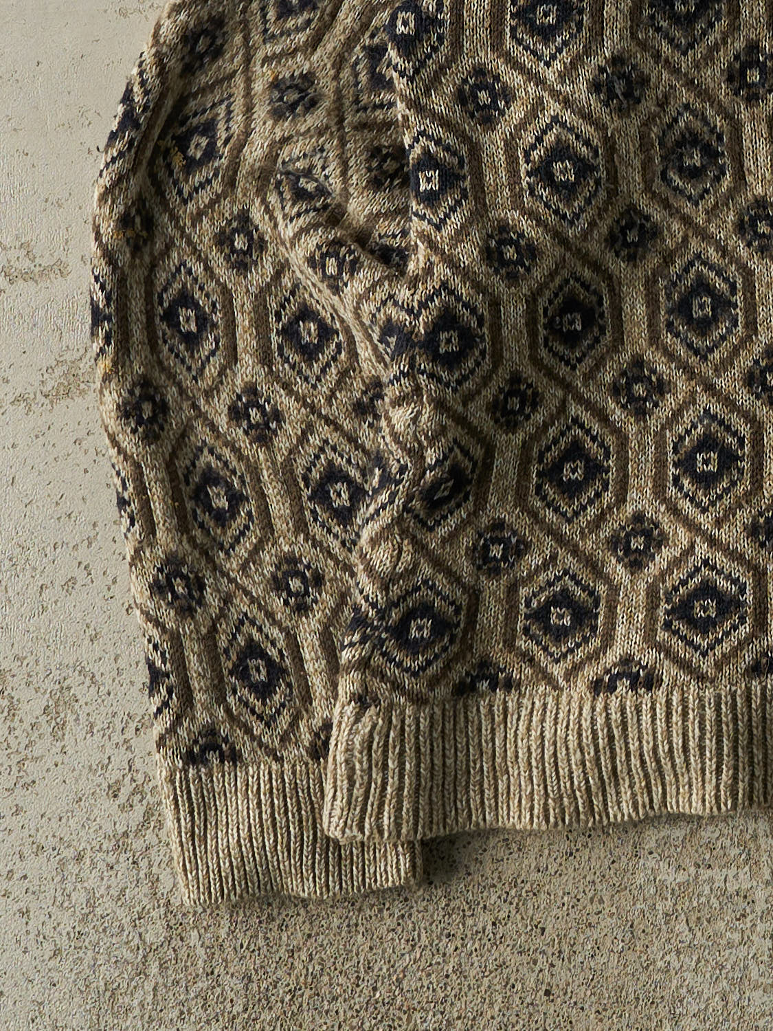 Vintage 90s Beige Patterned Knit (M) - Image 3