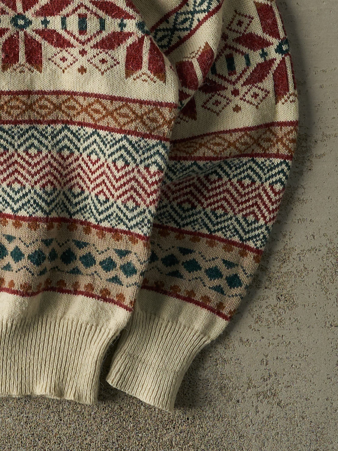 Vintage 90s Beige Snowflake Patterned Knit Pullover (L) - Image 5