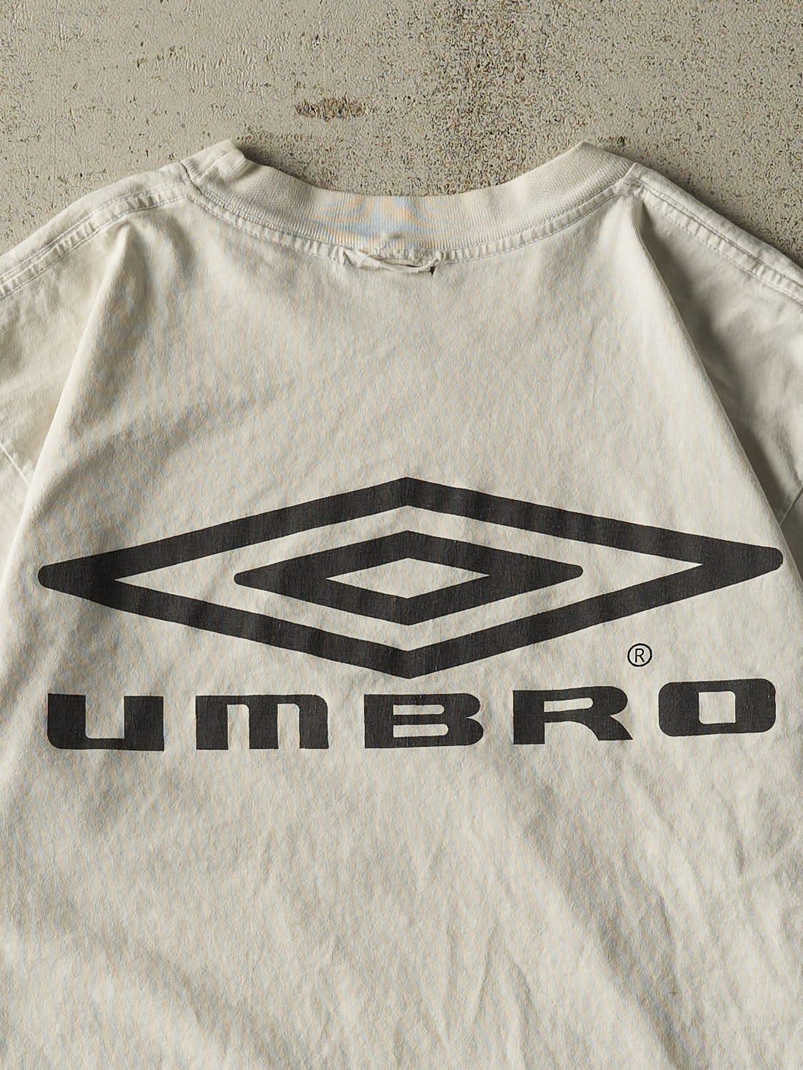 Vintage 90s Beige Umbro Tee (M/L) - Image 4
