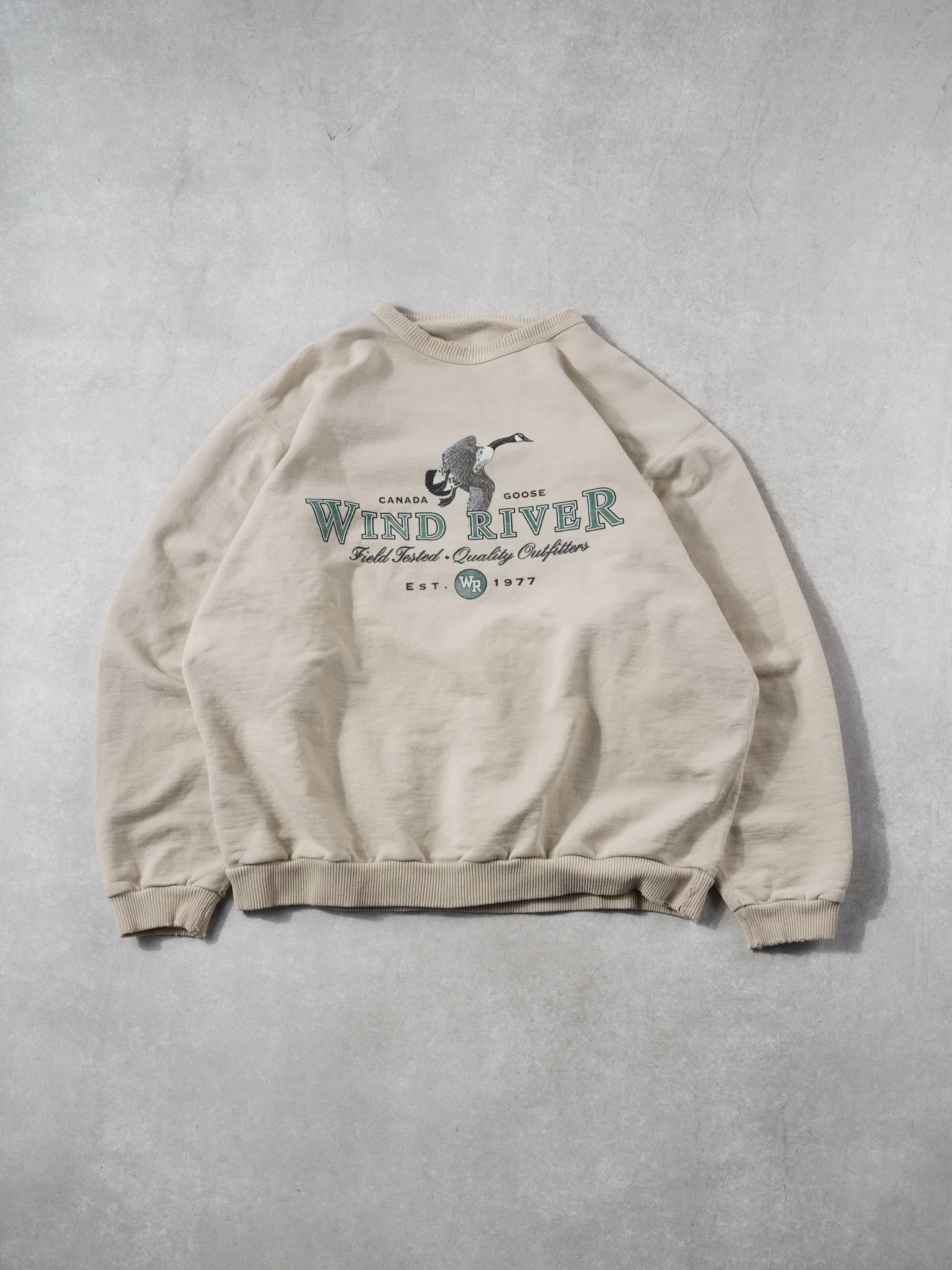 Vintage 90s Beige Wind River Canada Goose Crewneck (L/XL)