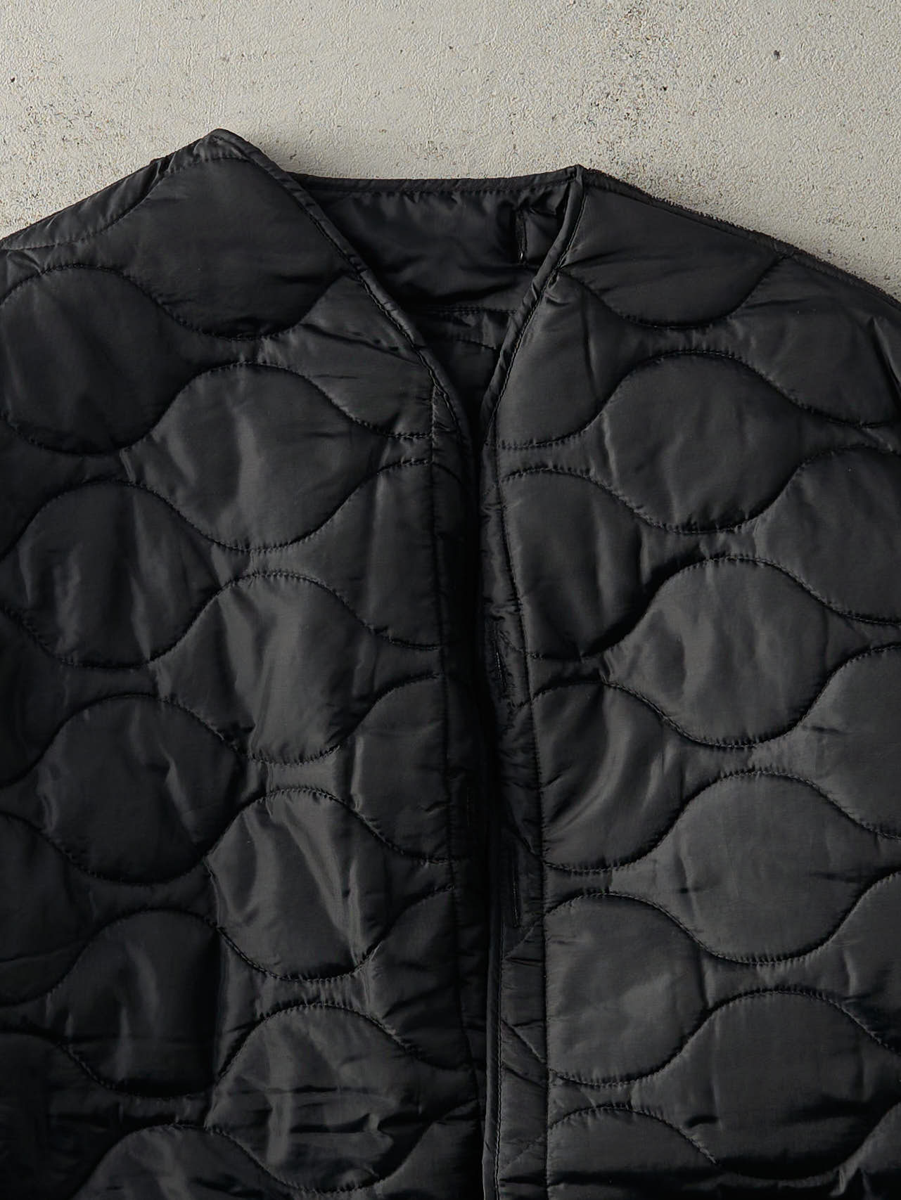 Vintage 90s Black Army Liner Jacket (XL) - Image 2