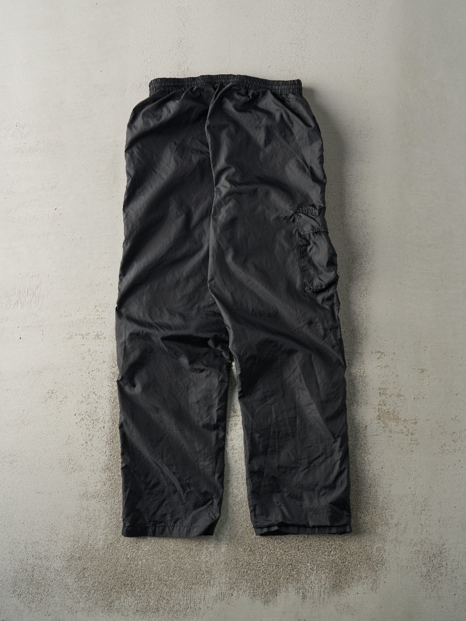 Vintage 90s Black Cargo Windbreaker Pants (30x30.5) - Image 2