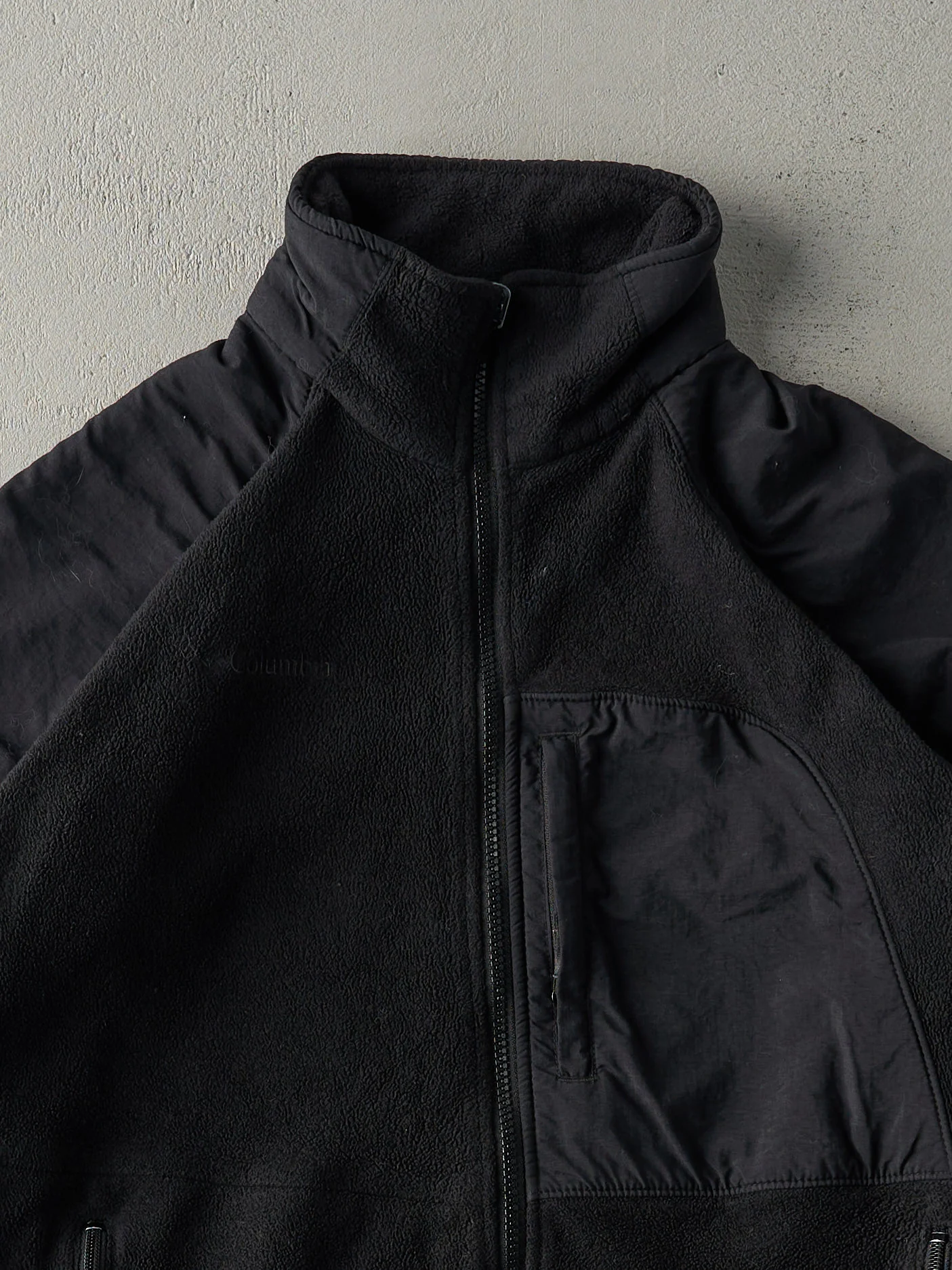 Vintage 90s Black Columbia Fleece Zip Up Sweater (M) - Image 2