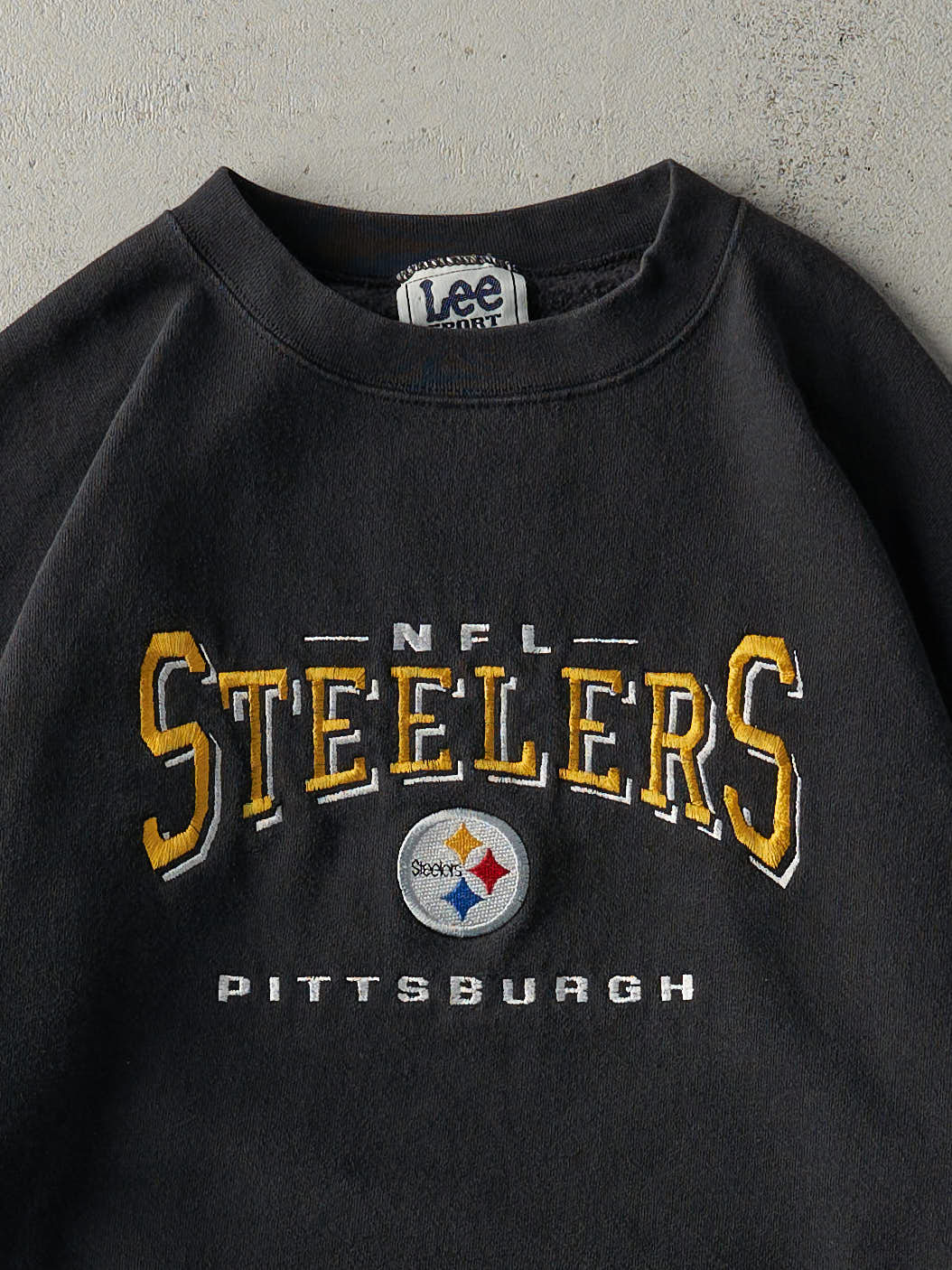 Vintage 90s Black Embroidered Pittsburgh Steelers Crewneck (L) - Image 2