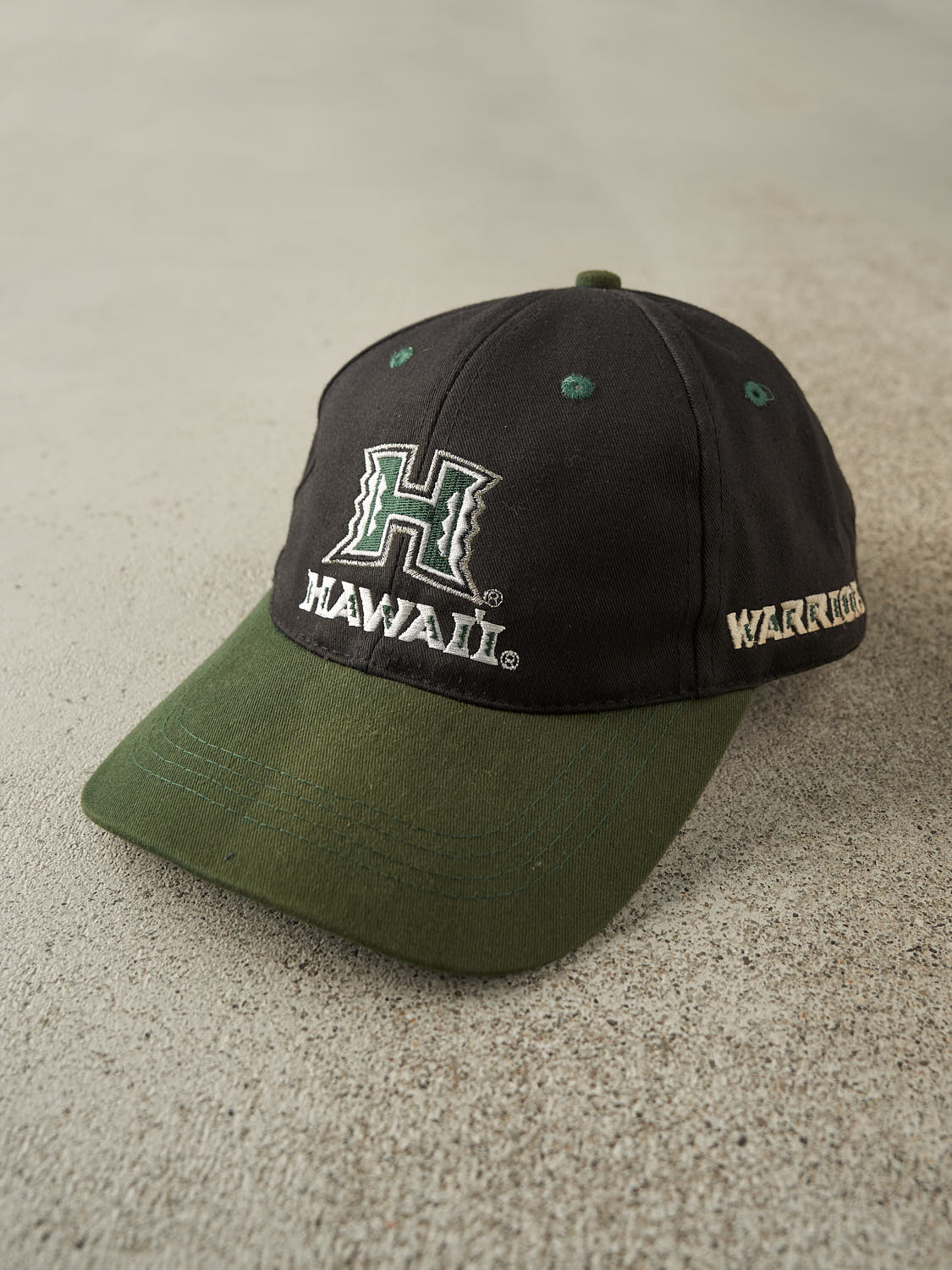 Vintage 90s Black & Green University of Hawaii Embroidered Velcro Hat (O/S) - Image 2