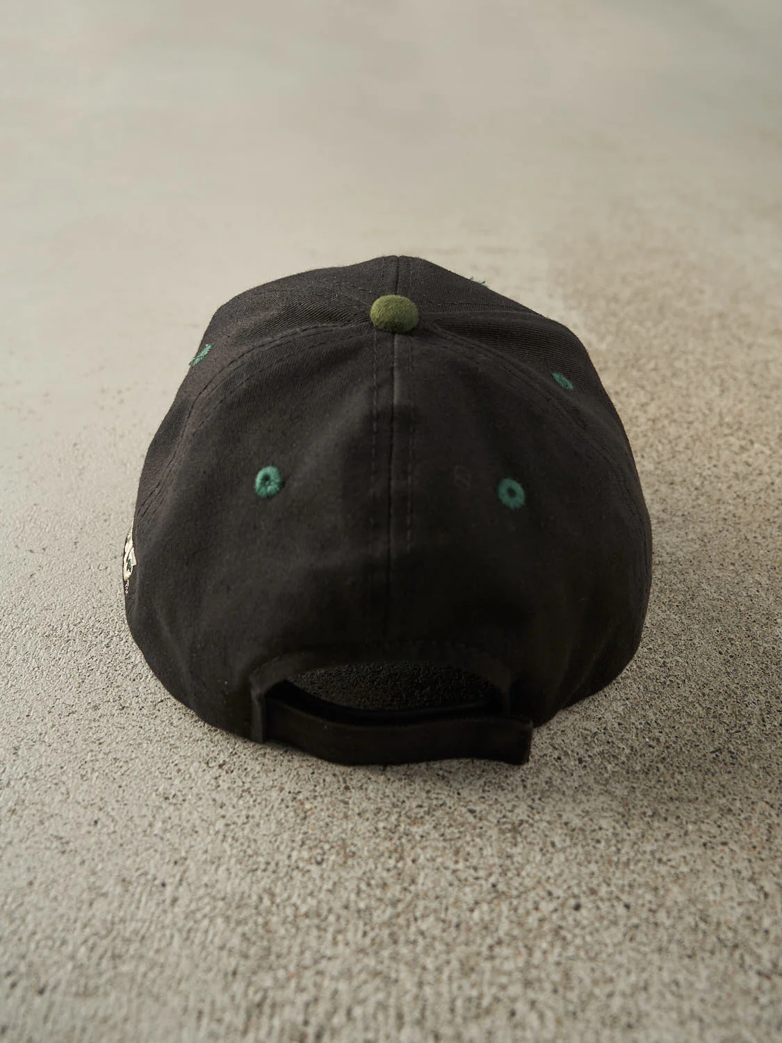 Vintage 90s Black & Green University of Hawaii Embroidered Velcro Hat (O/S) - Image 4